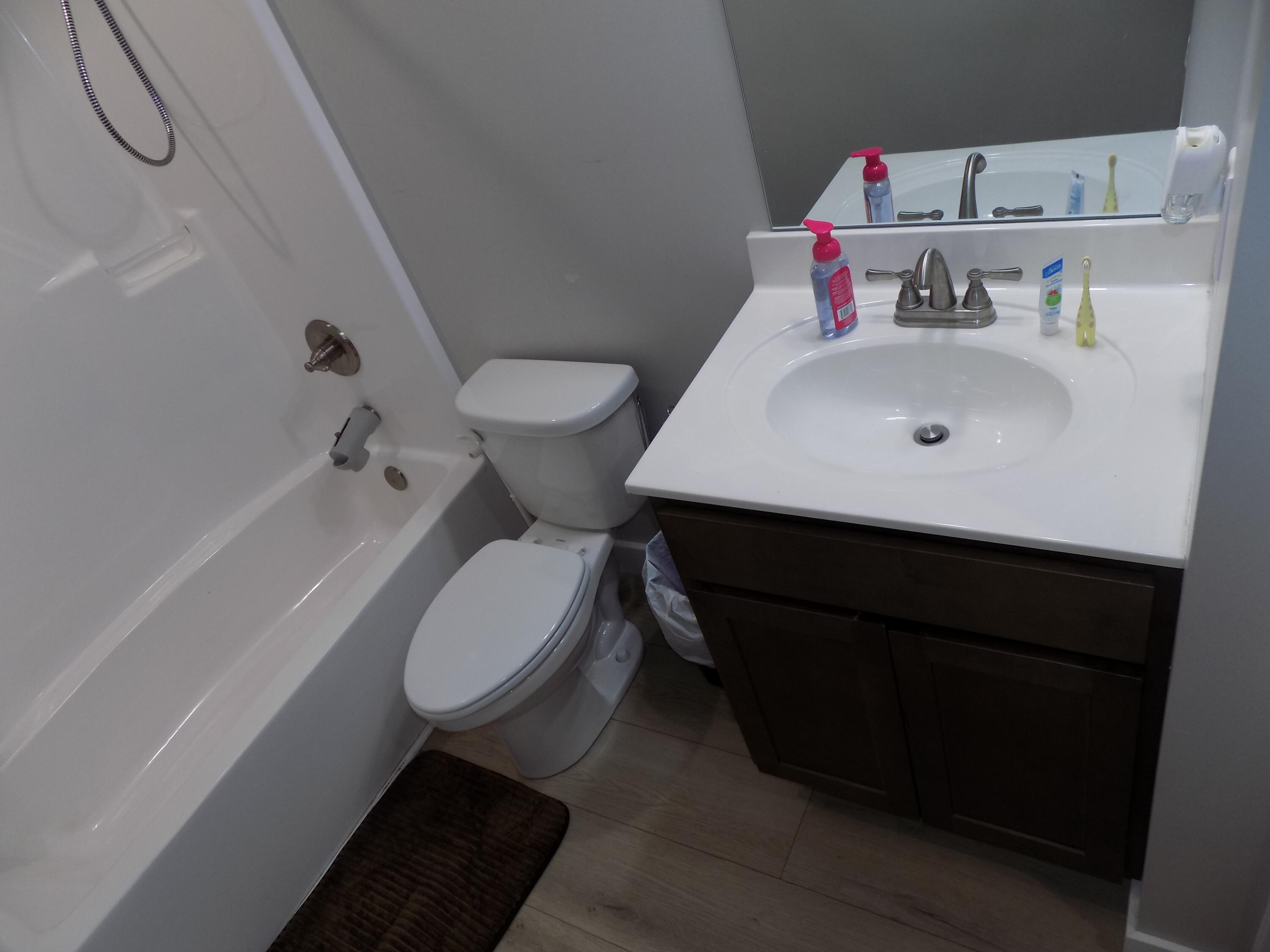534 Barrow St Property Photo 12