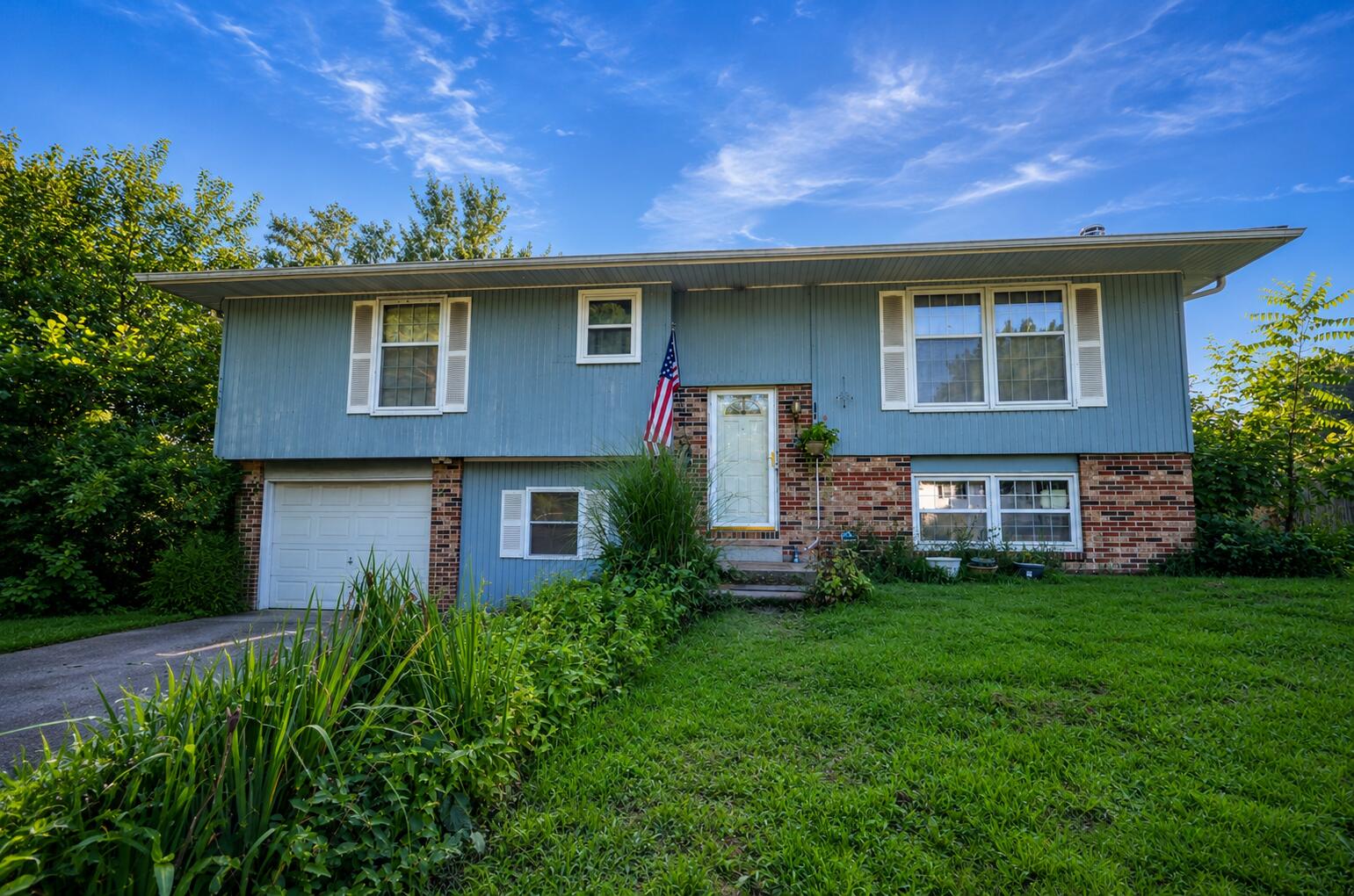 521 N Broadview Ct Property Photo 1