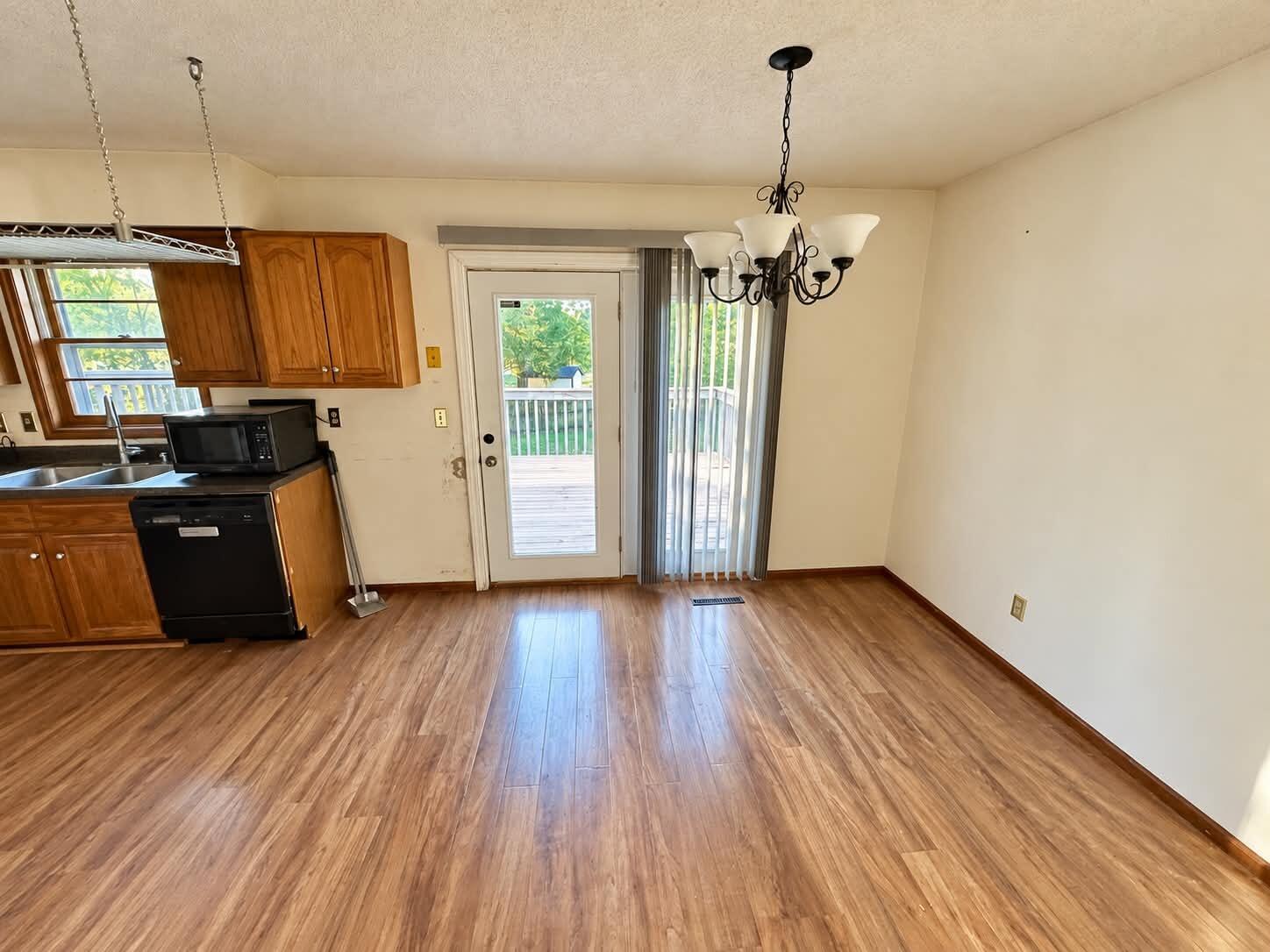 521 N Broadview Ct Property Photo 4