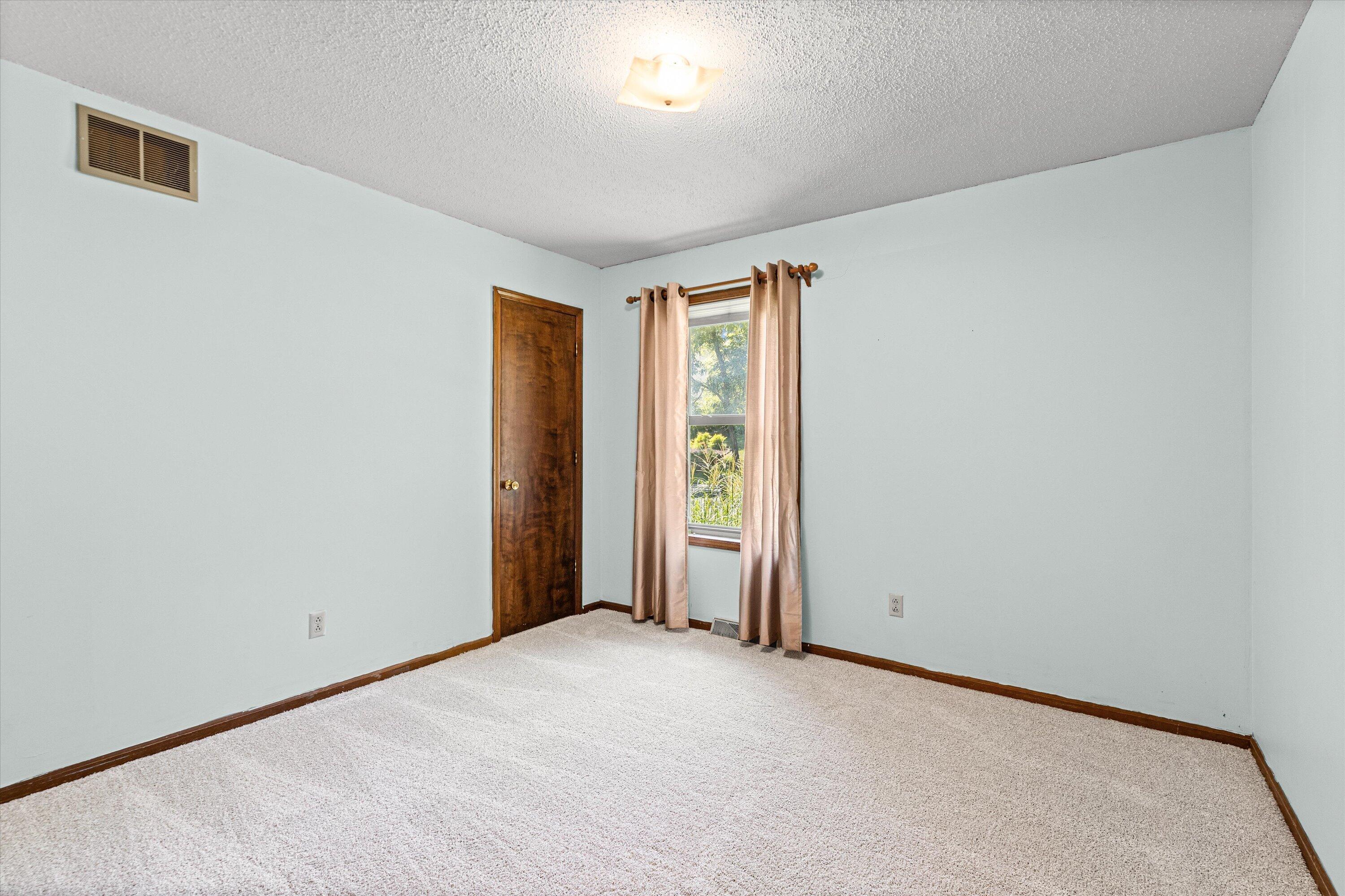 2709 Pine Dr Property Photo 12