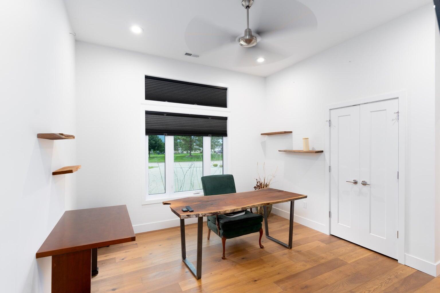 609 Black Wolf Property Photo 18