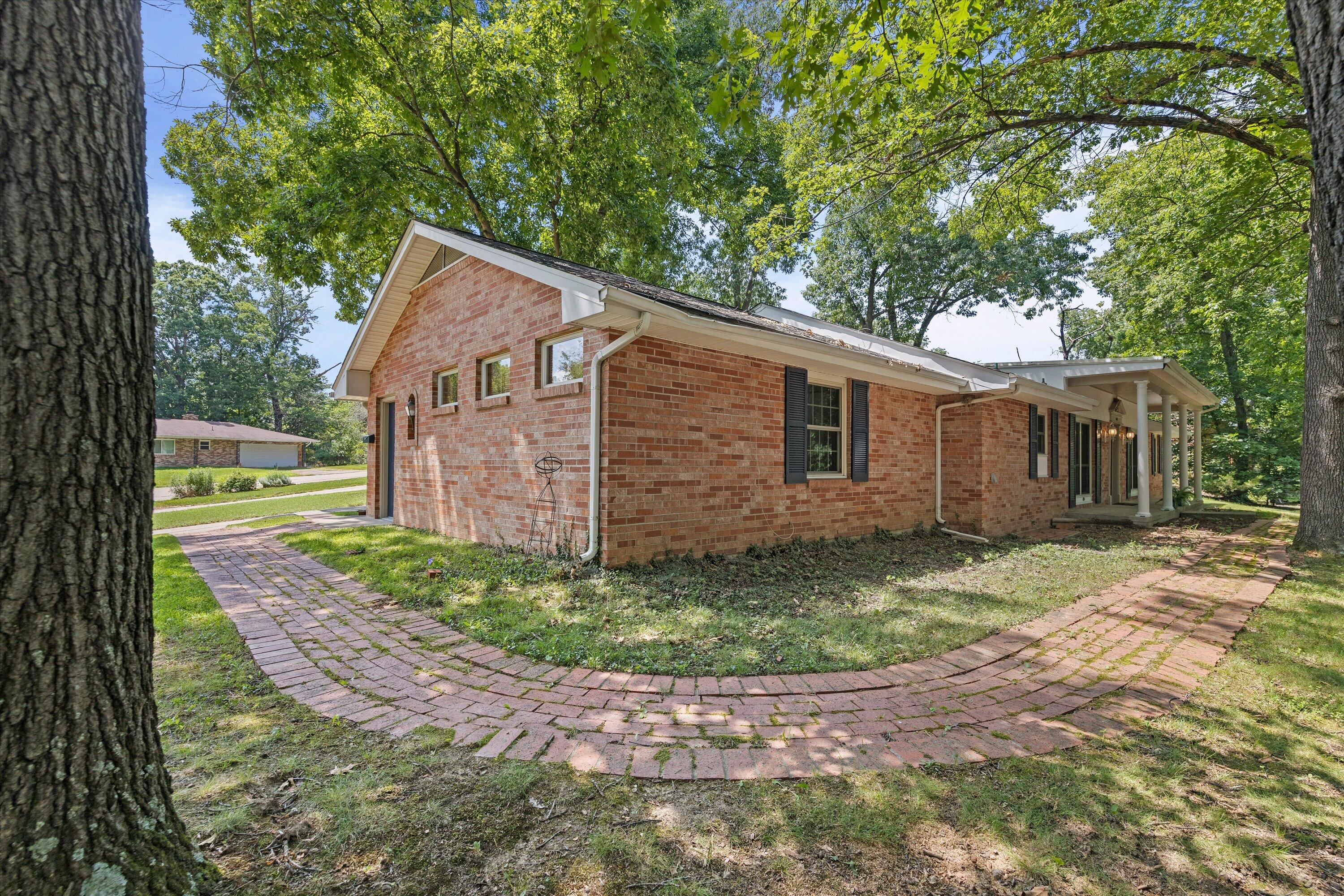 1019 Harvard Property Photo 4