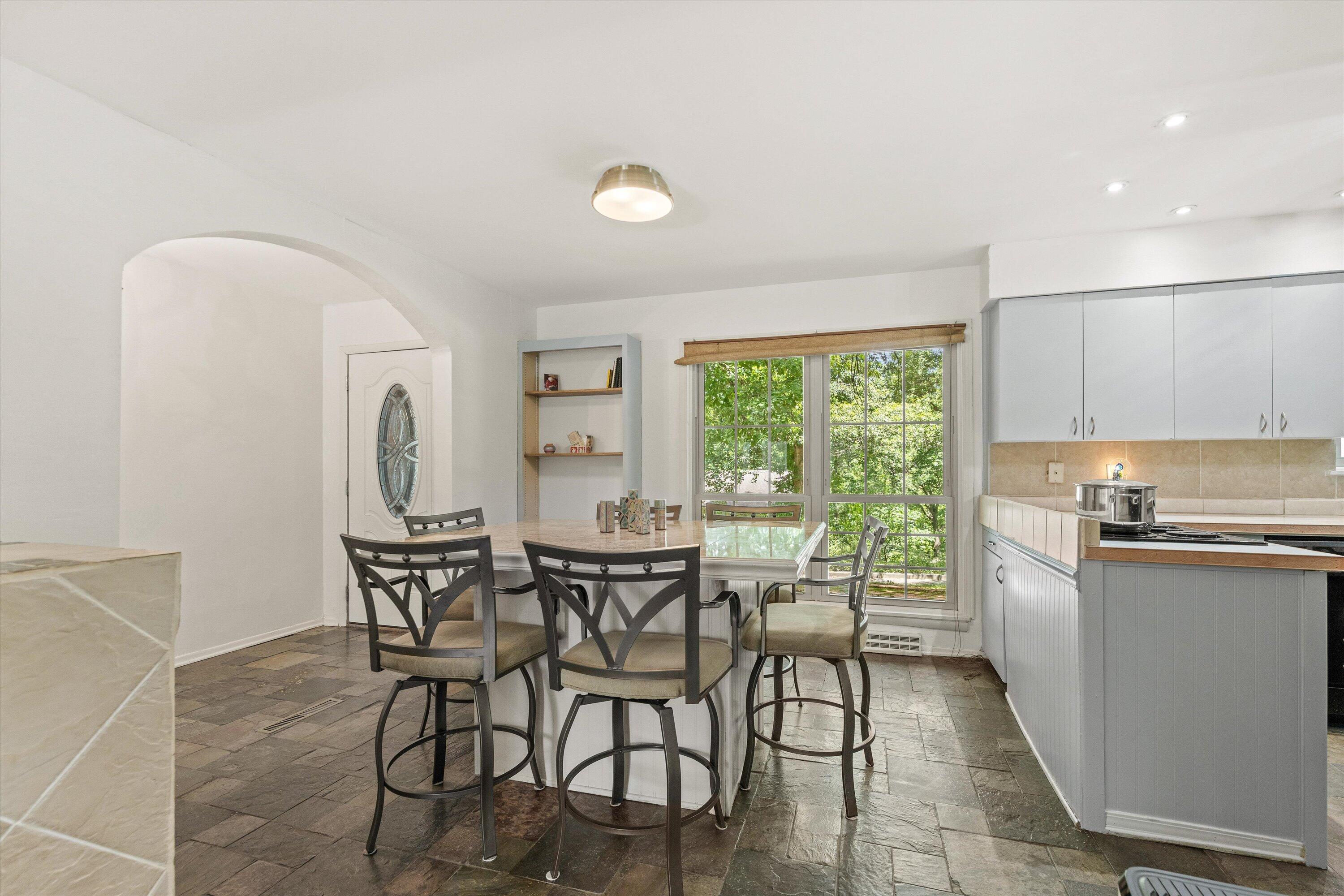 1019 Harvard Property Photo 13