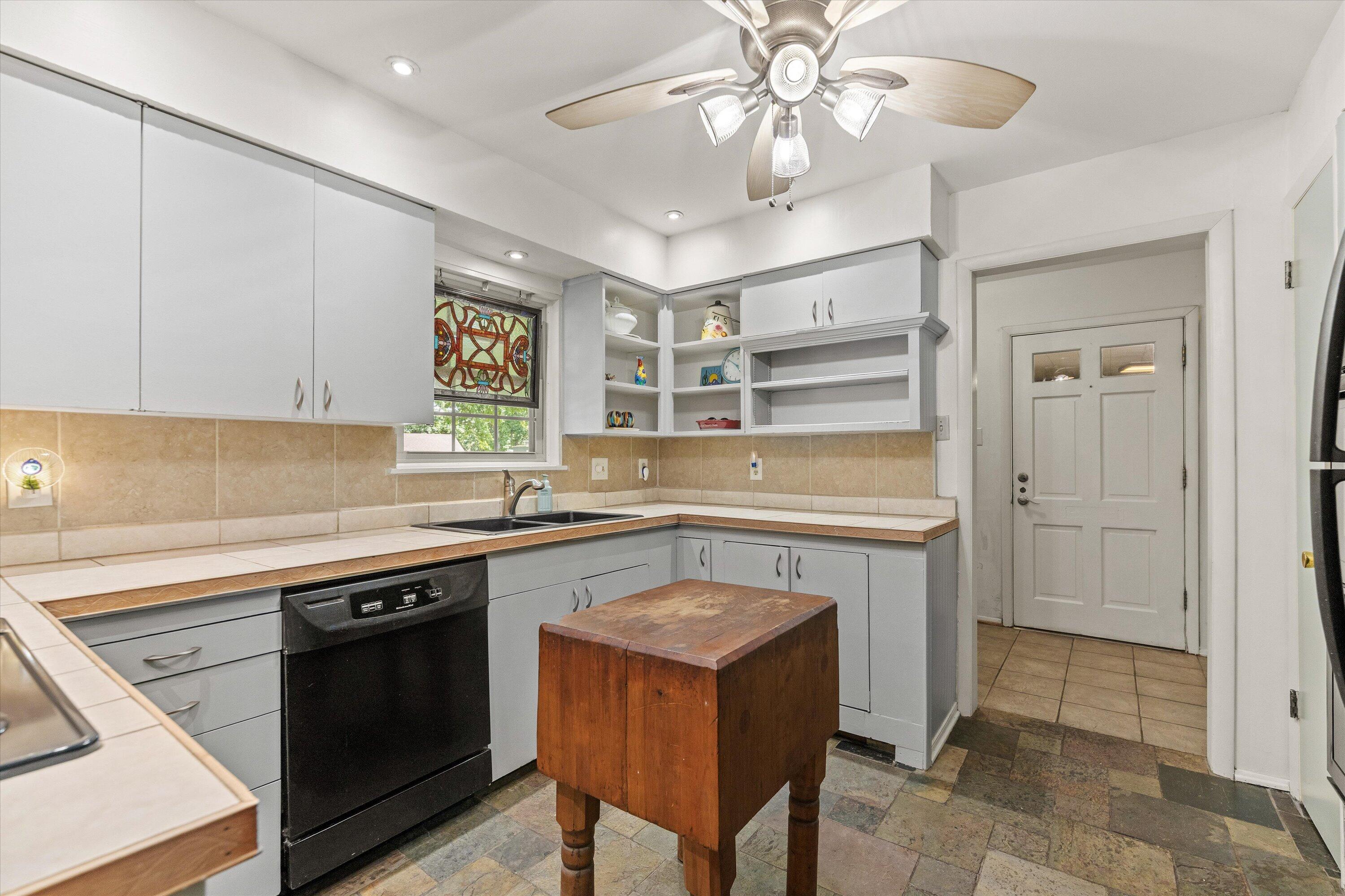 1019 Harvard Property Photo 14