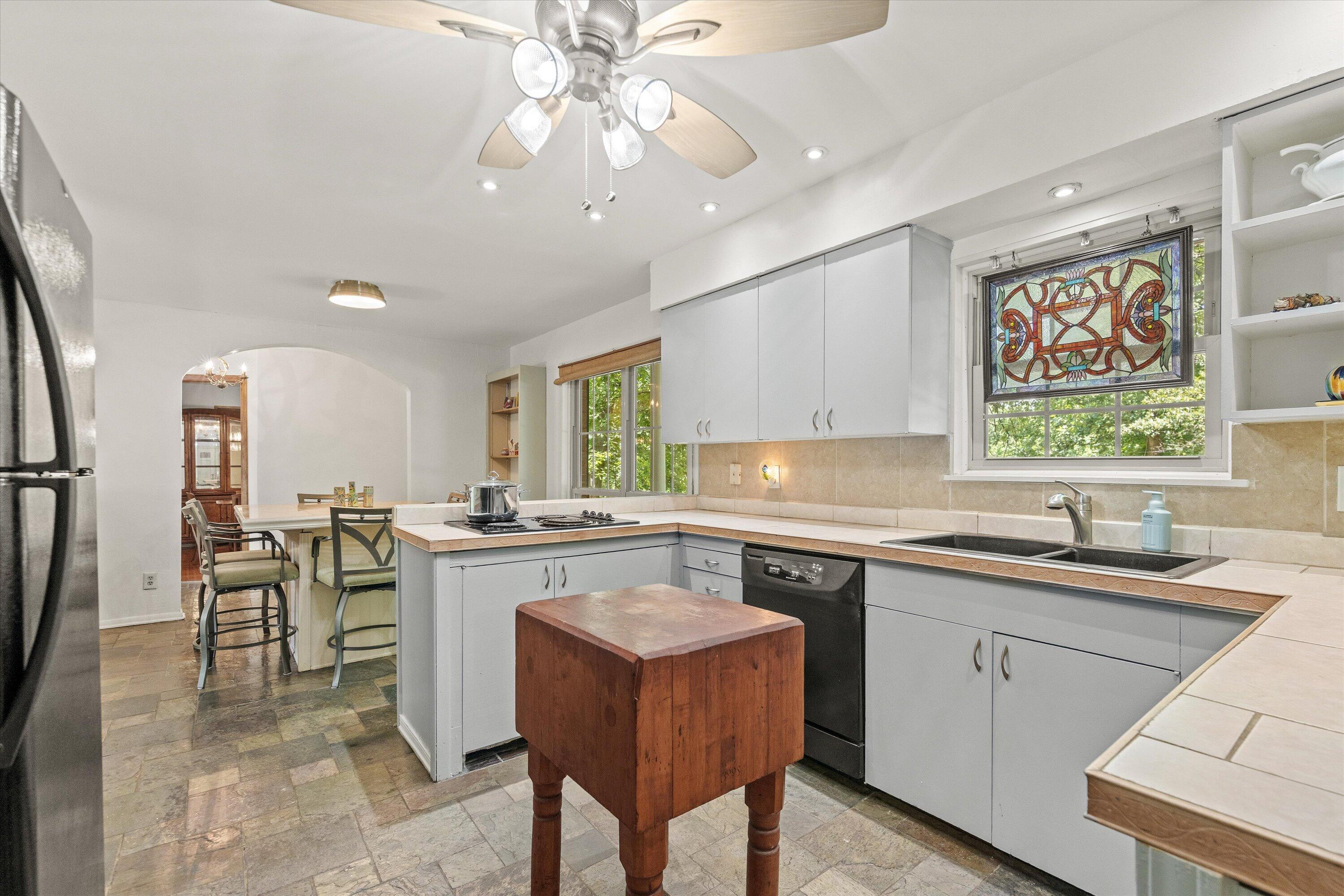 1019 Harvard Property Photo 15