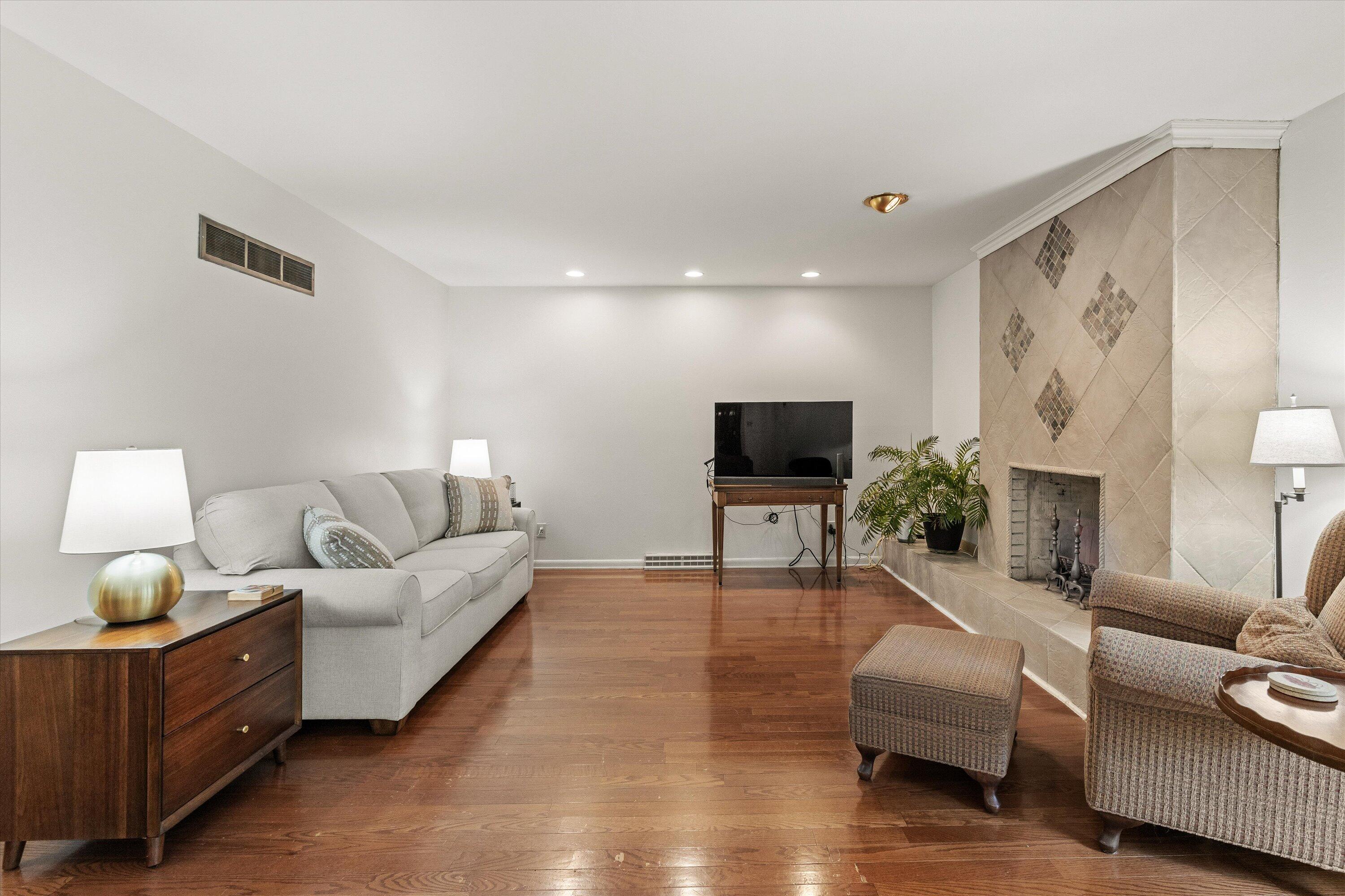 1019 Harvard Property Photo 21
