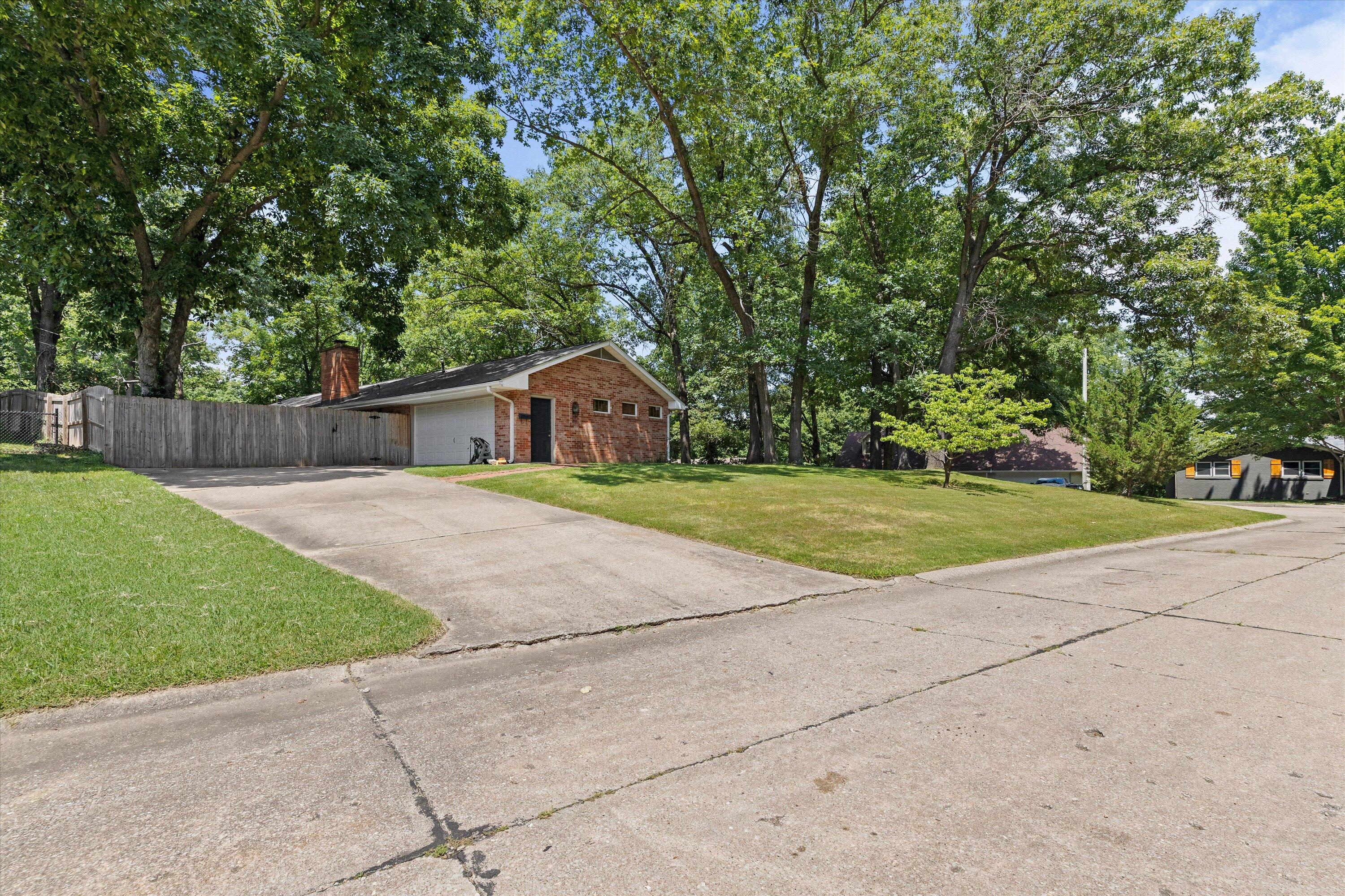 1019 Harvard Property Photo 37
