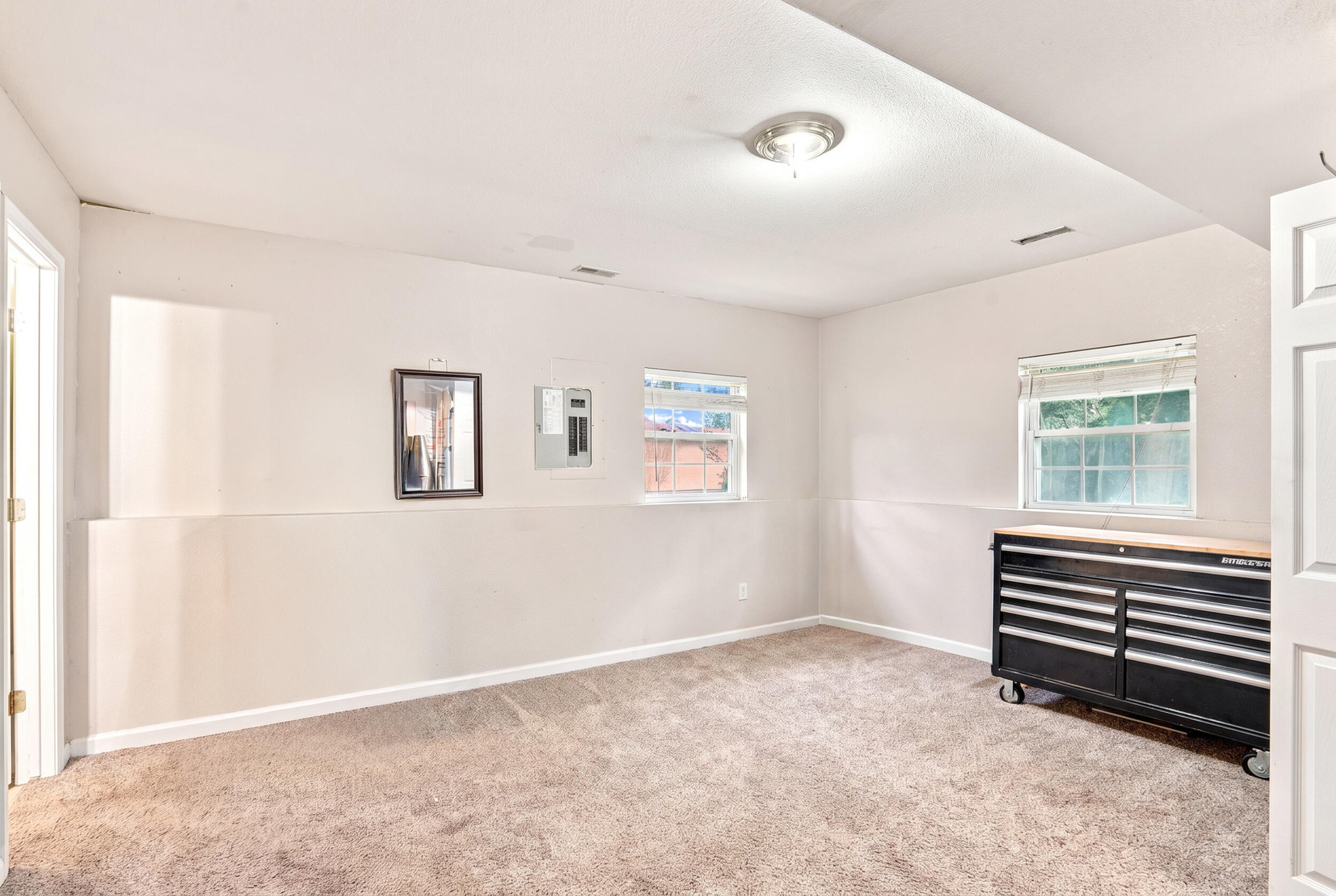 2633 E Alfalfa Dr Property Photo 6
