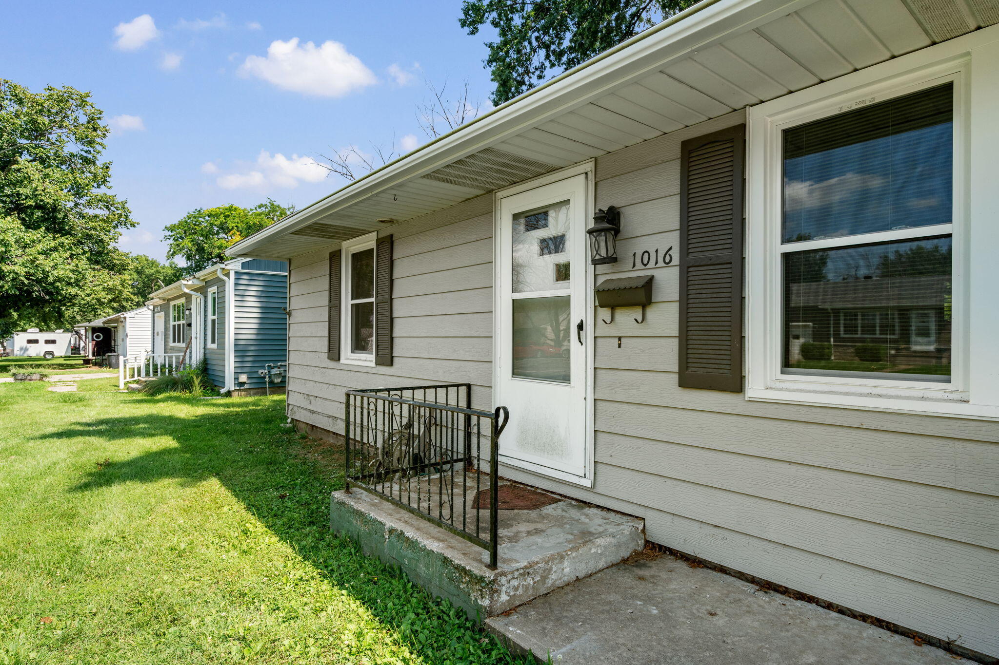 1016 Michigan St Property Photo 2