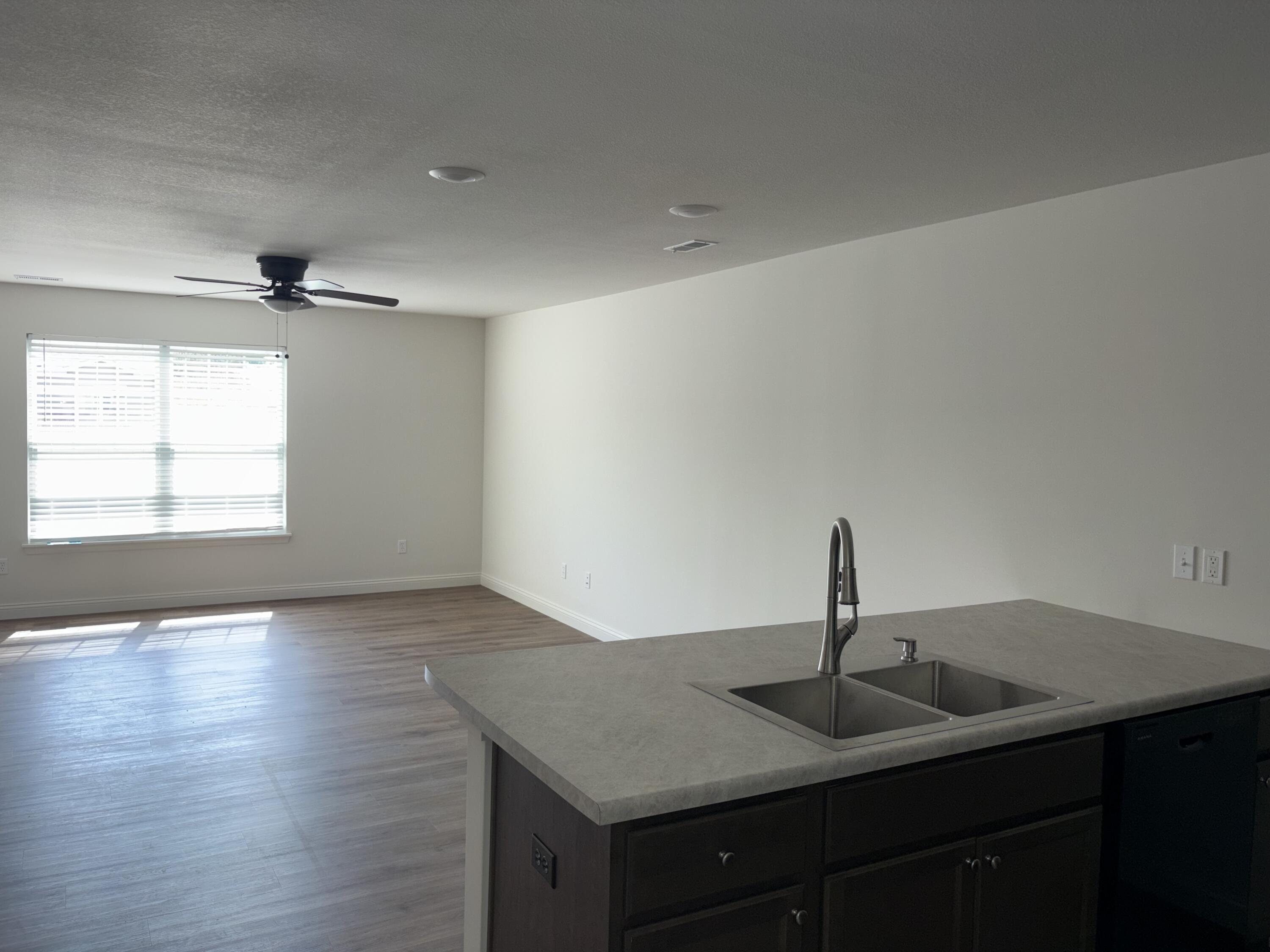 15405 Corbin Ct Property Photo 3