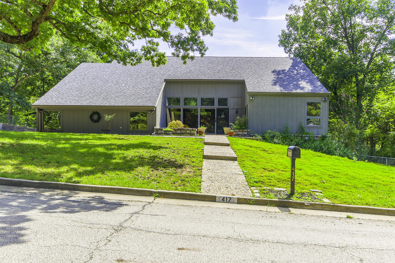 417 Brookwood Ct Property Photo 1