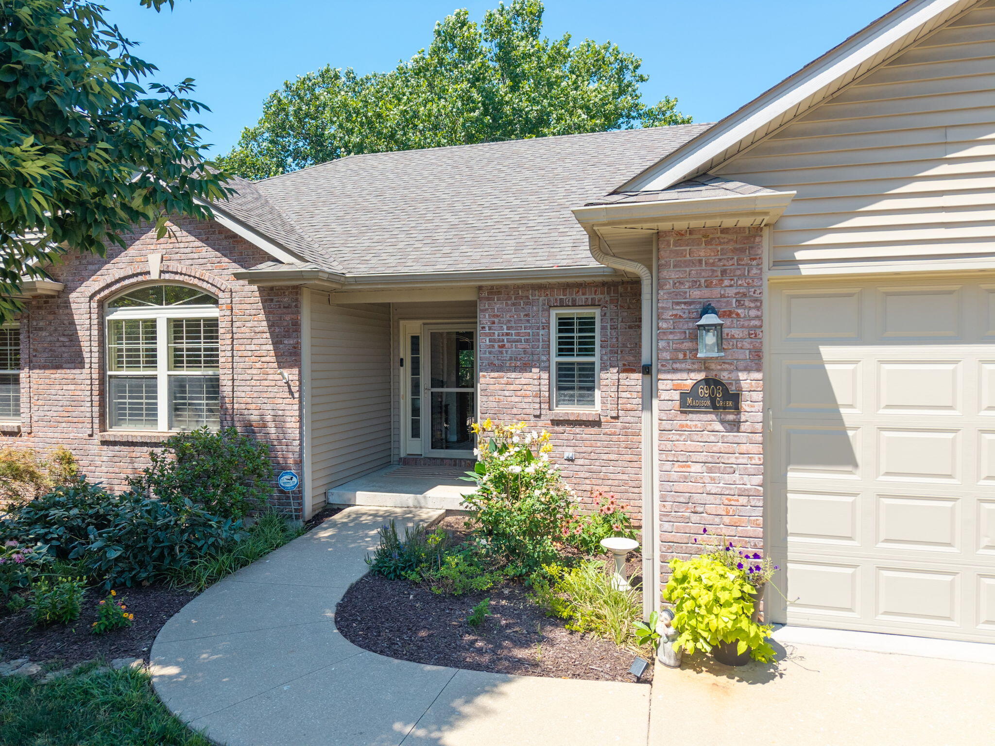 6903 Madison Creek Dr Property Photo 1
