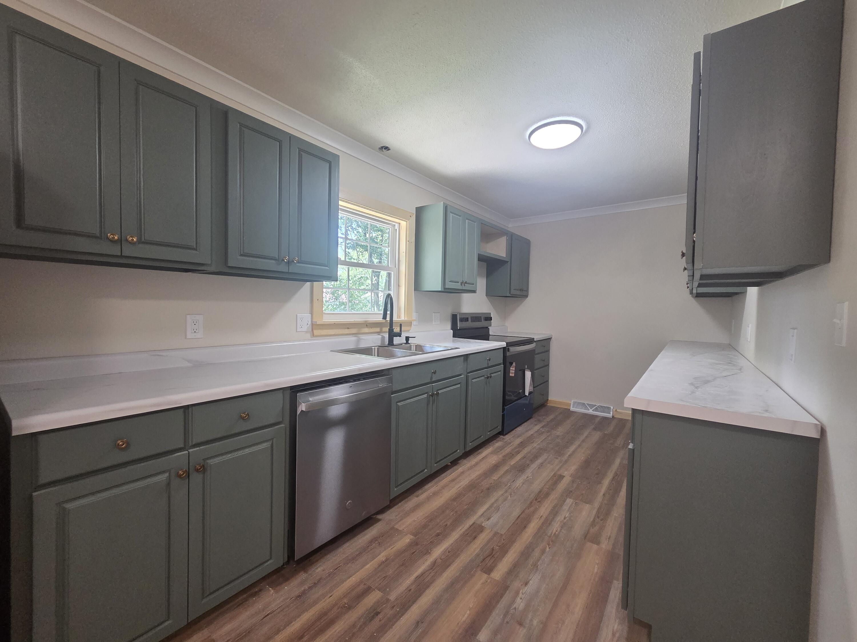 780 Doty Ave Property Photo 4