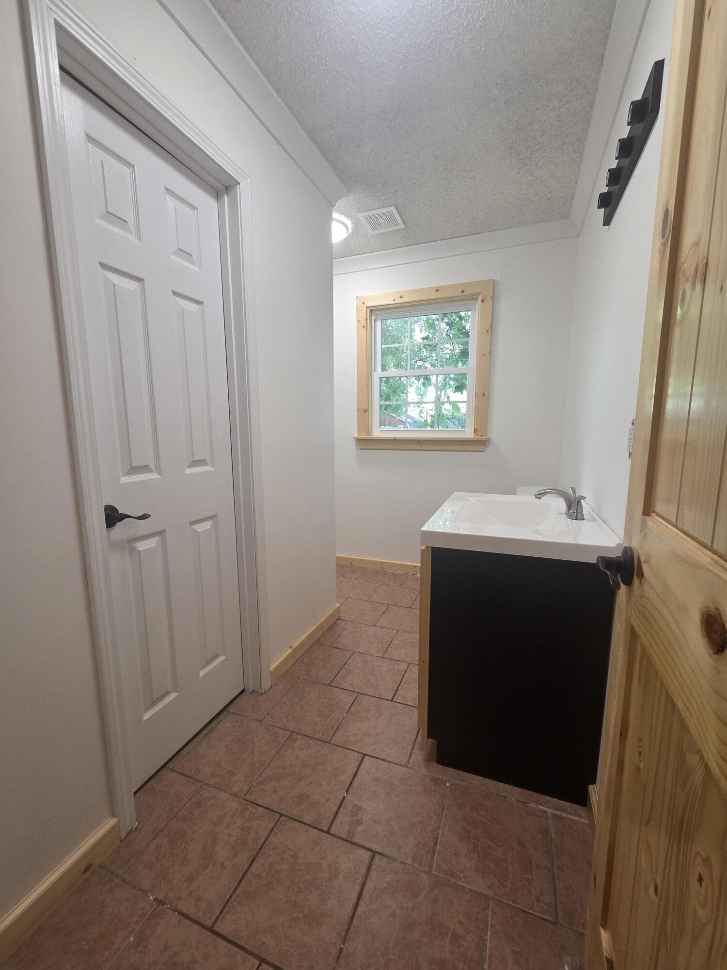 780 Doty Ave Property Photo 9