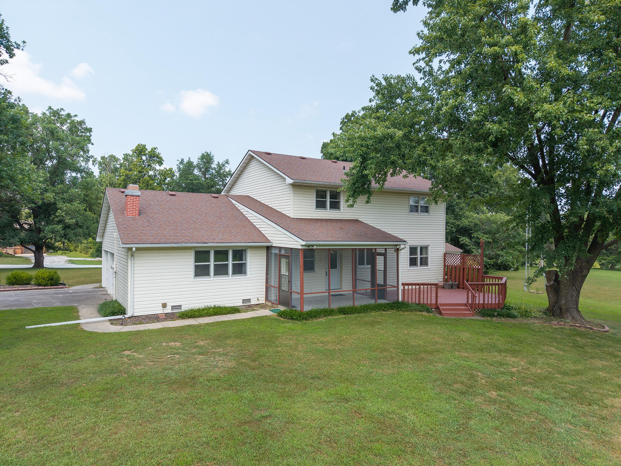 10500 E Walnut Dr Property Photo 3