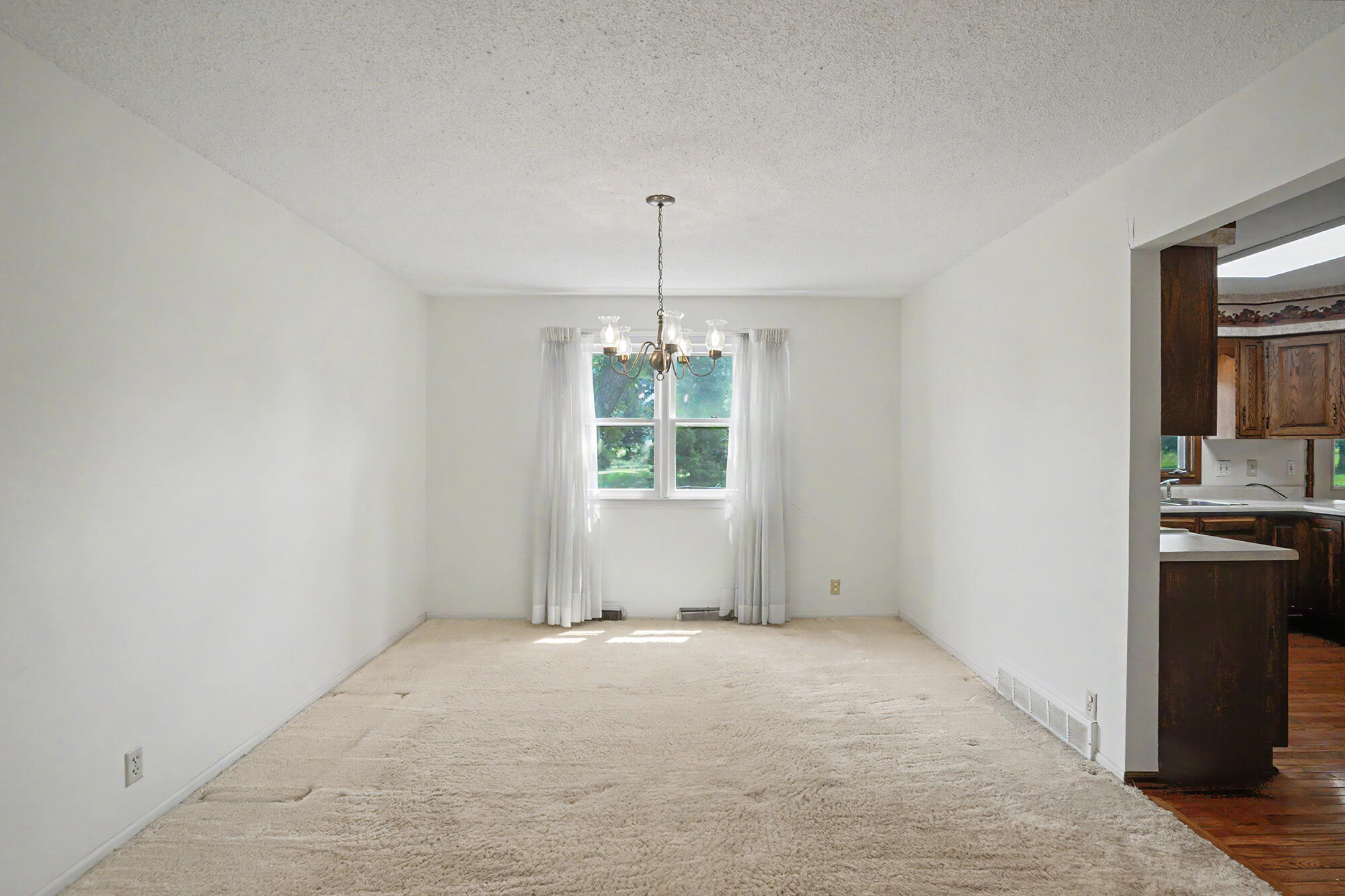 10500 E Walnut Dr Property Photo 6