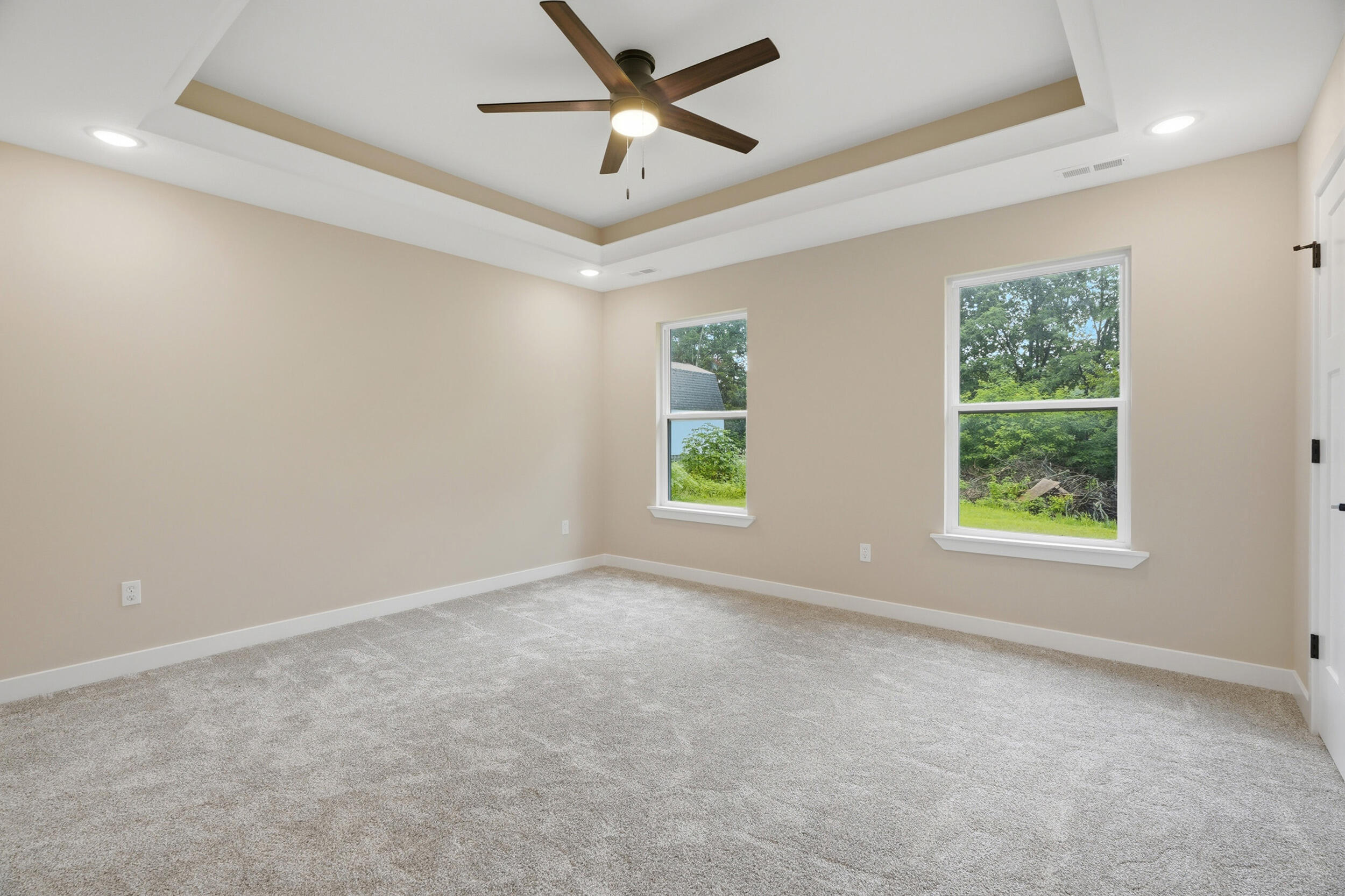 263 E Drane St Property Photo 14