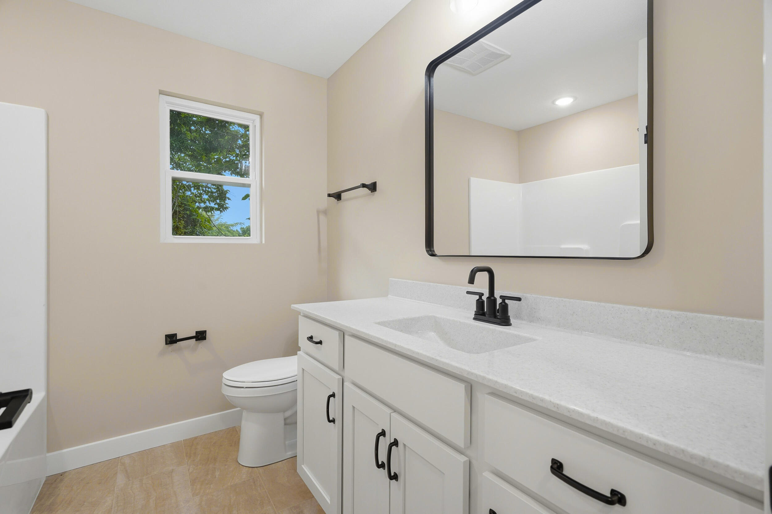 263 E Drane St Property Photo 23