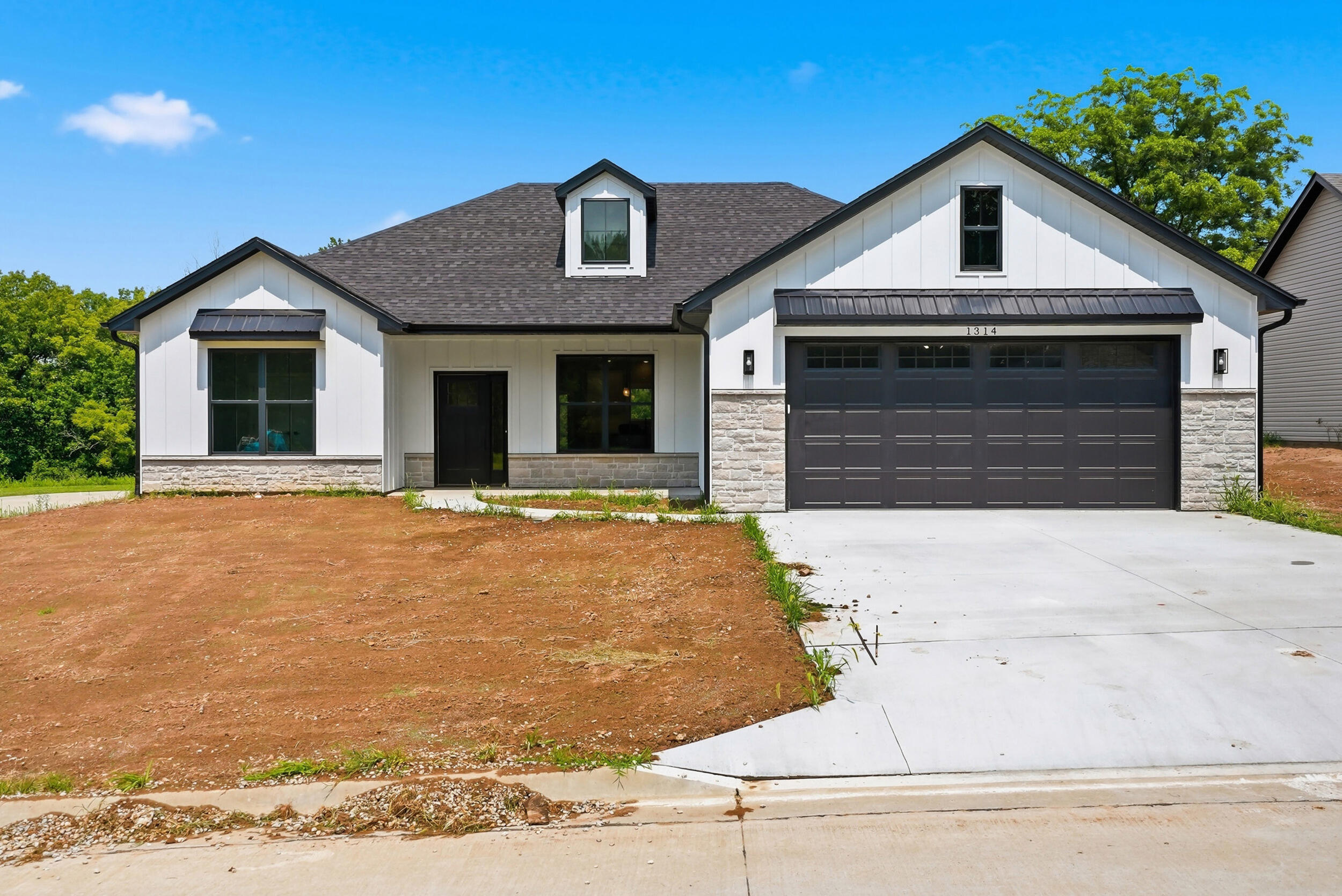 1314 Stonehaven Dr Property Photo 4
