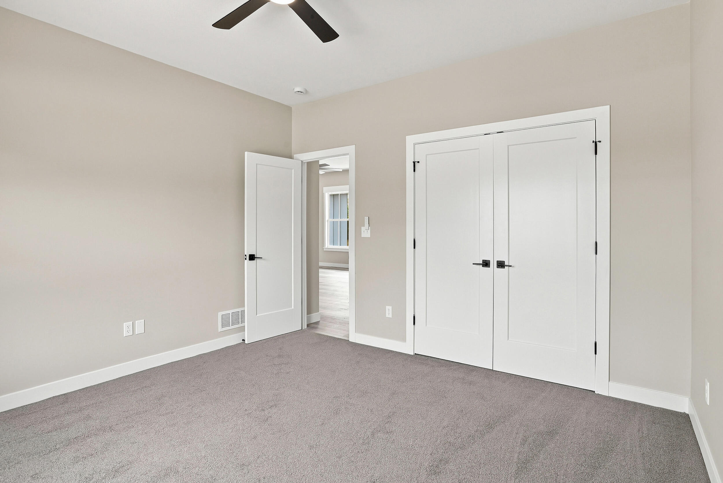 1314 Stonehaven Dr Property Photo 26