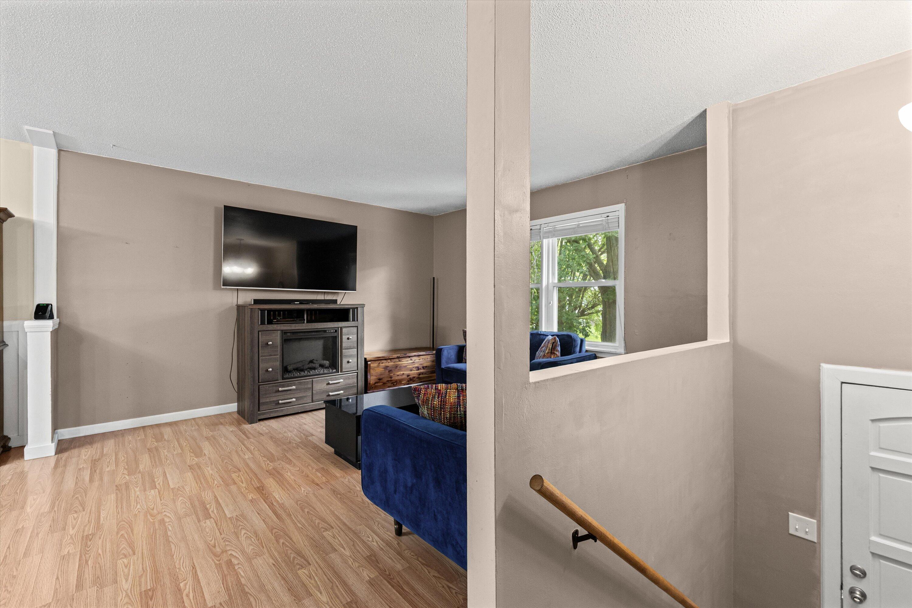 2052 N Northwest Ct Property Photo 10