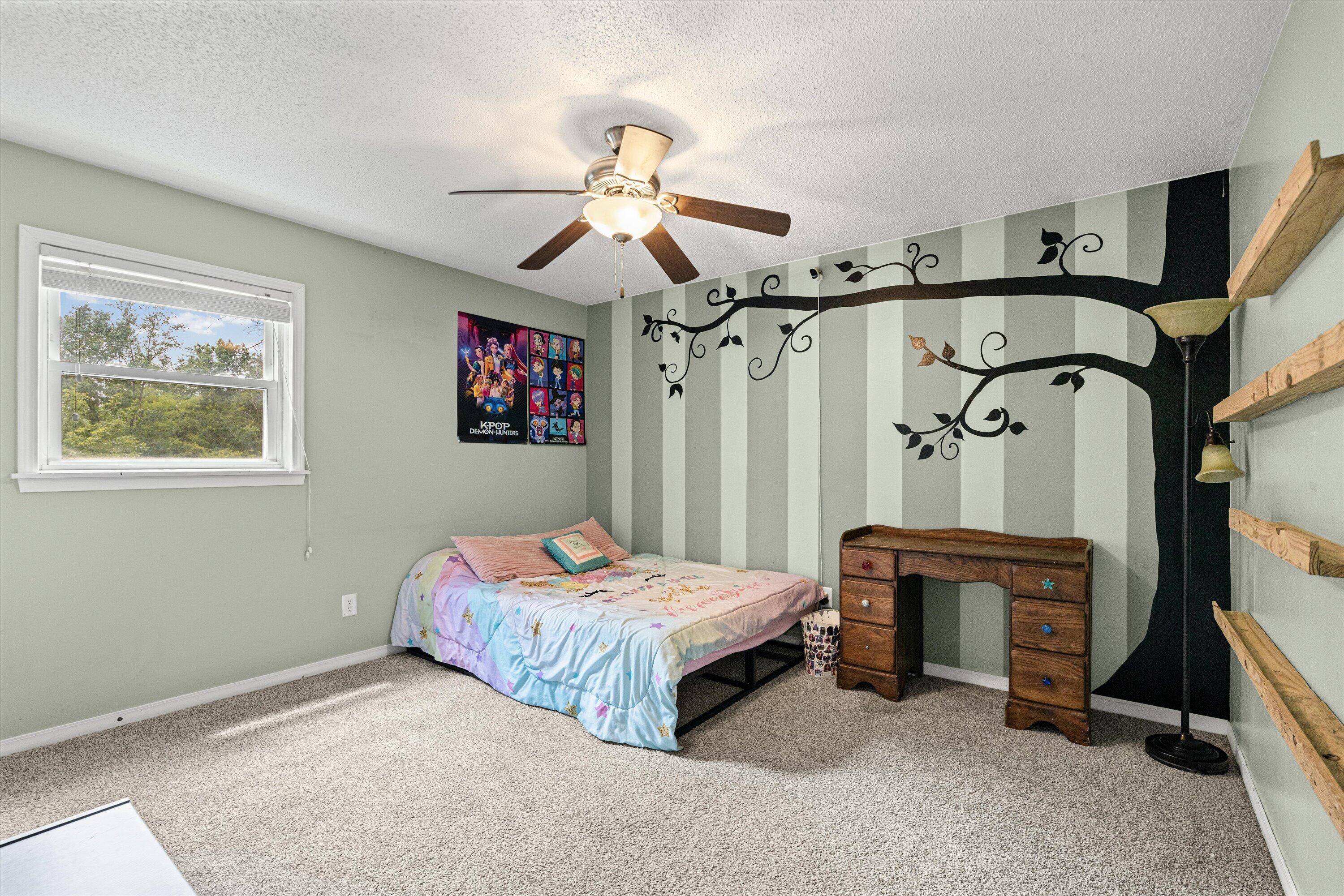 2052 N Northwest Ct Property Photo 18