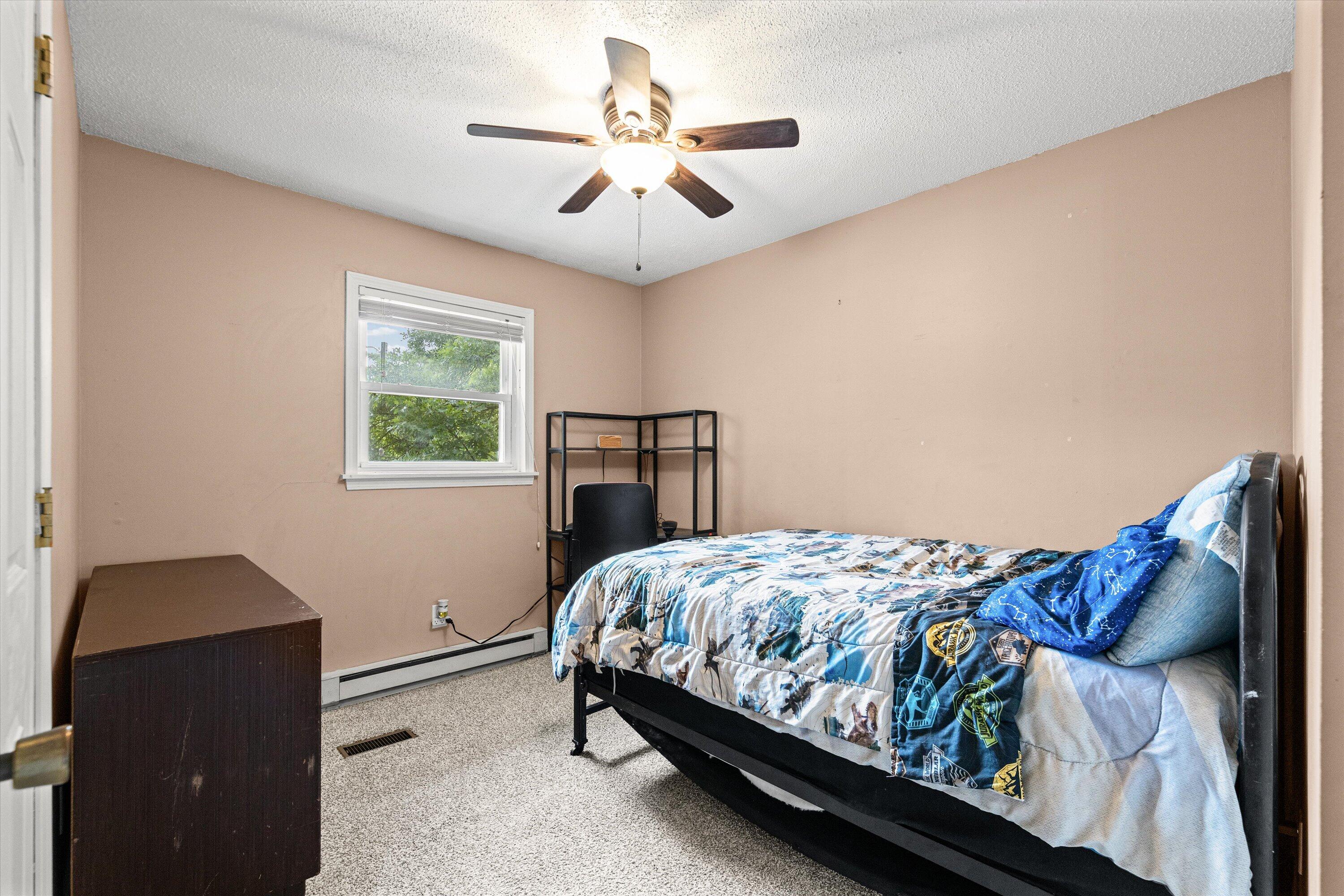 2052 N Northwest Ct Property Photo 19