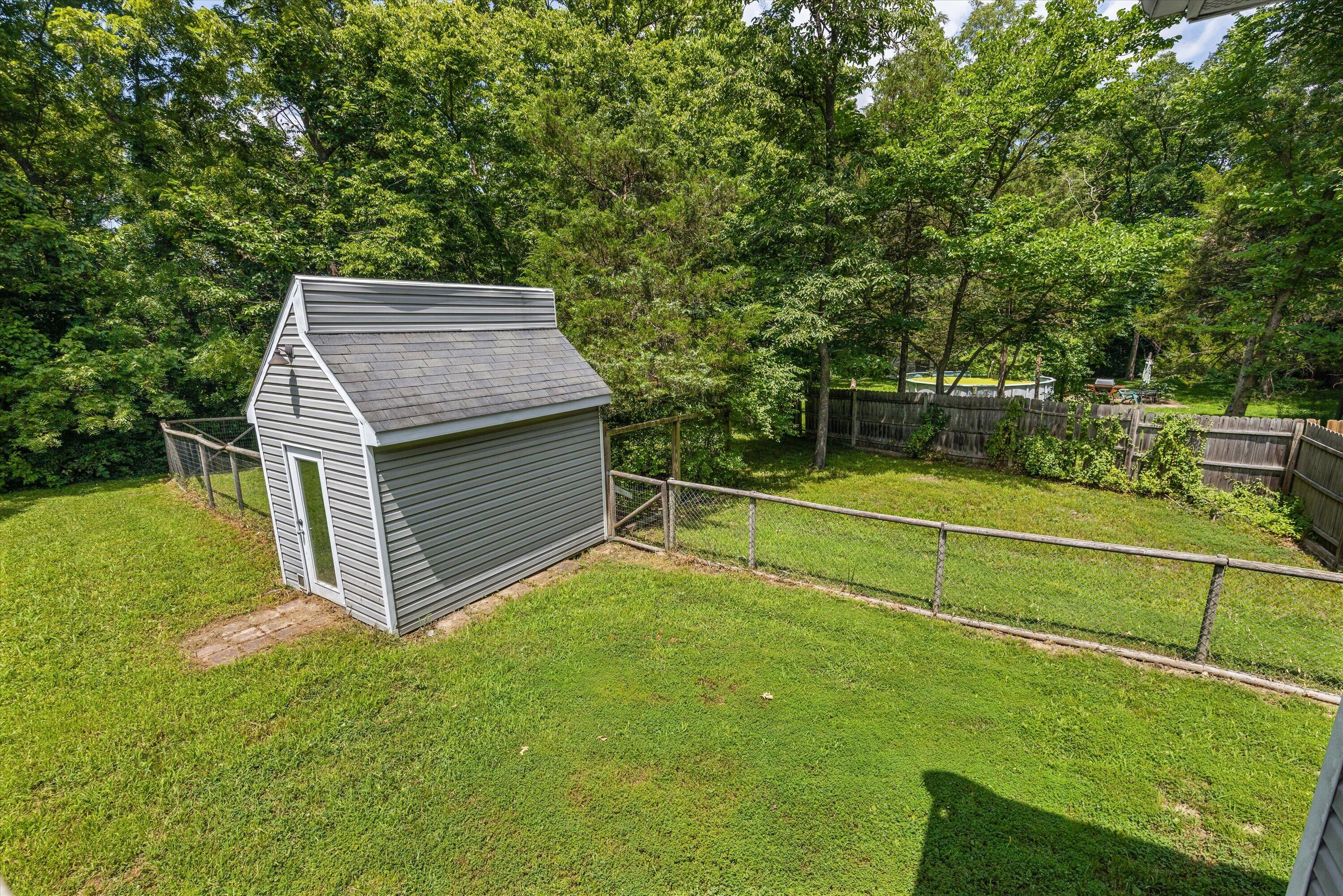 2052 N Northwest Ct Property Photo 26