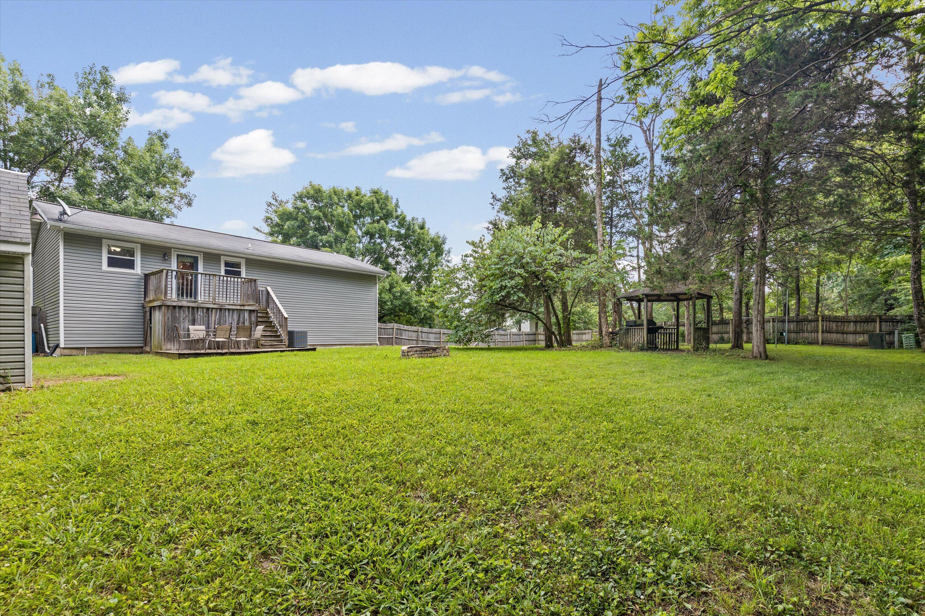 2052 N Northwest Ct Property Photo 30