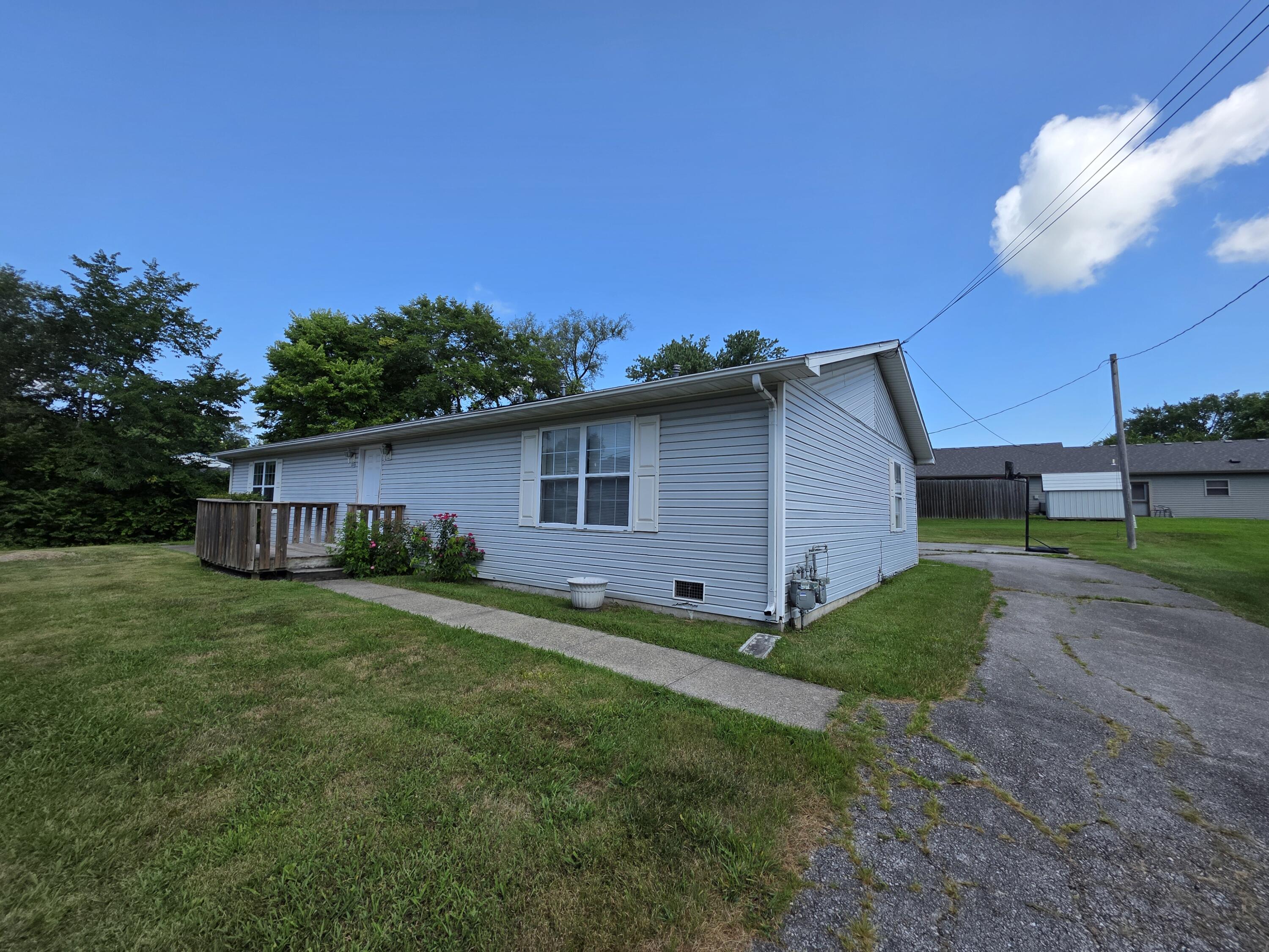 203 E Johnson Ave Property Photo 4
