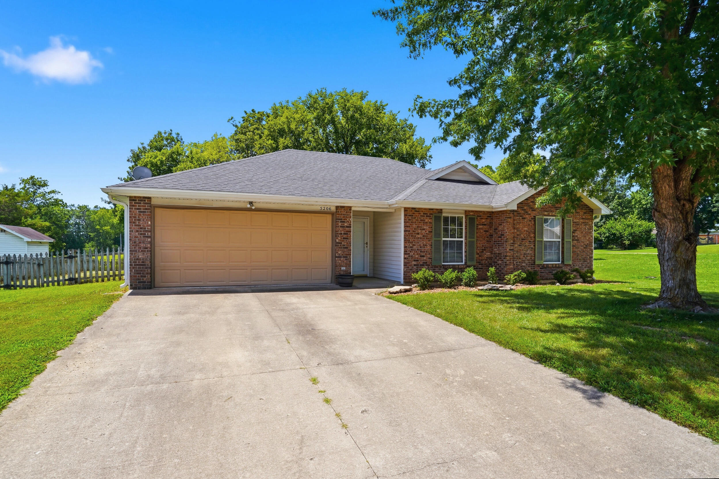 5206 Gasconade Dr Property Photo 3