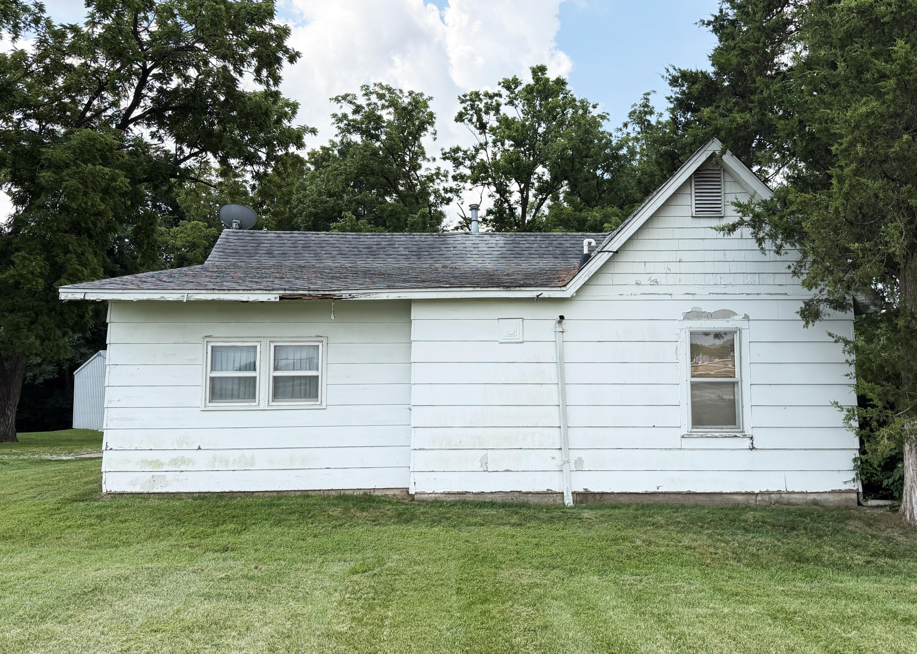 7312 E I-70 Dr Property Photo 2