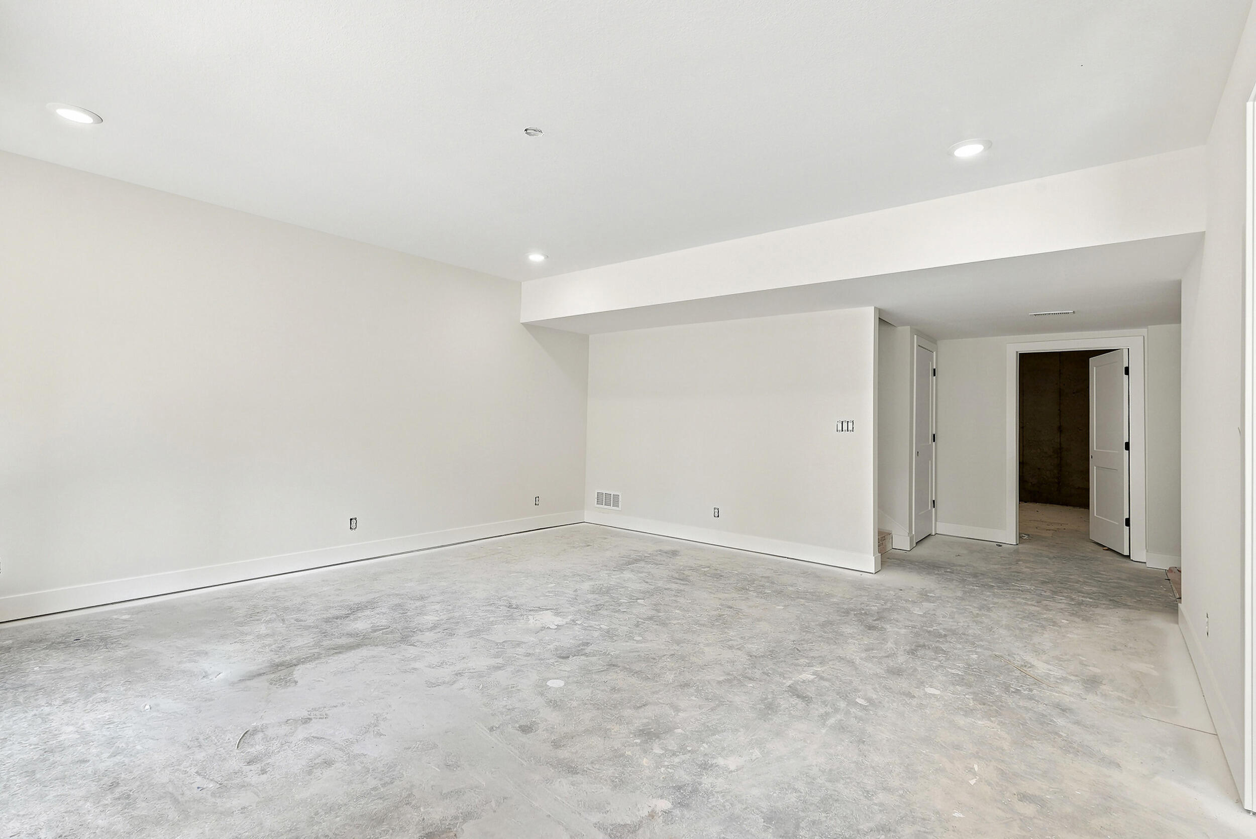 5220 Whisper Dr Property Photo 27