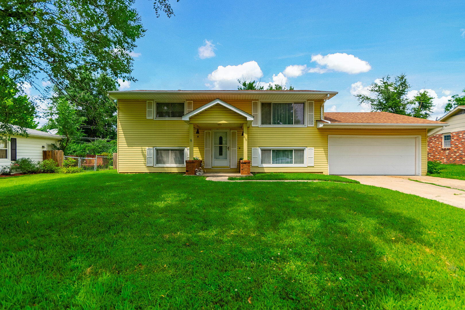 818 Oak Lawn Dr Property Photo 1