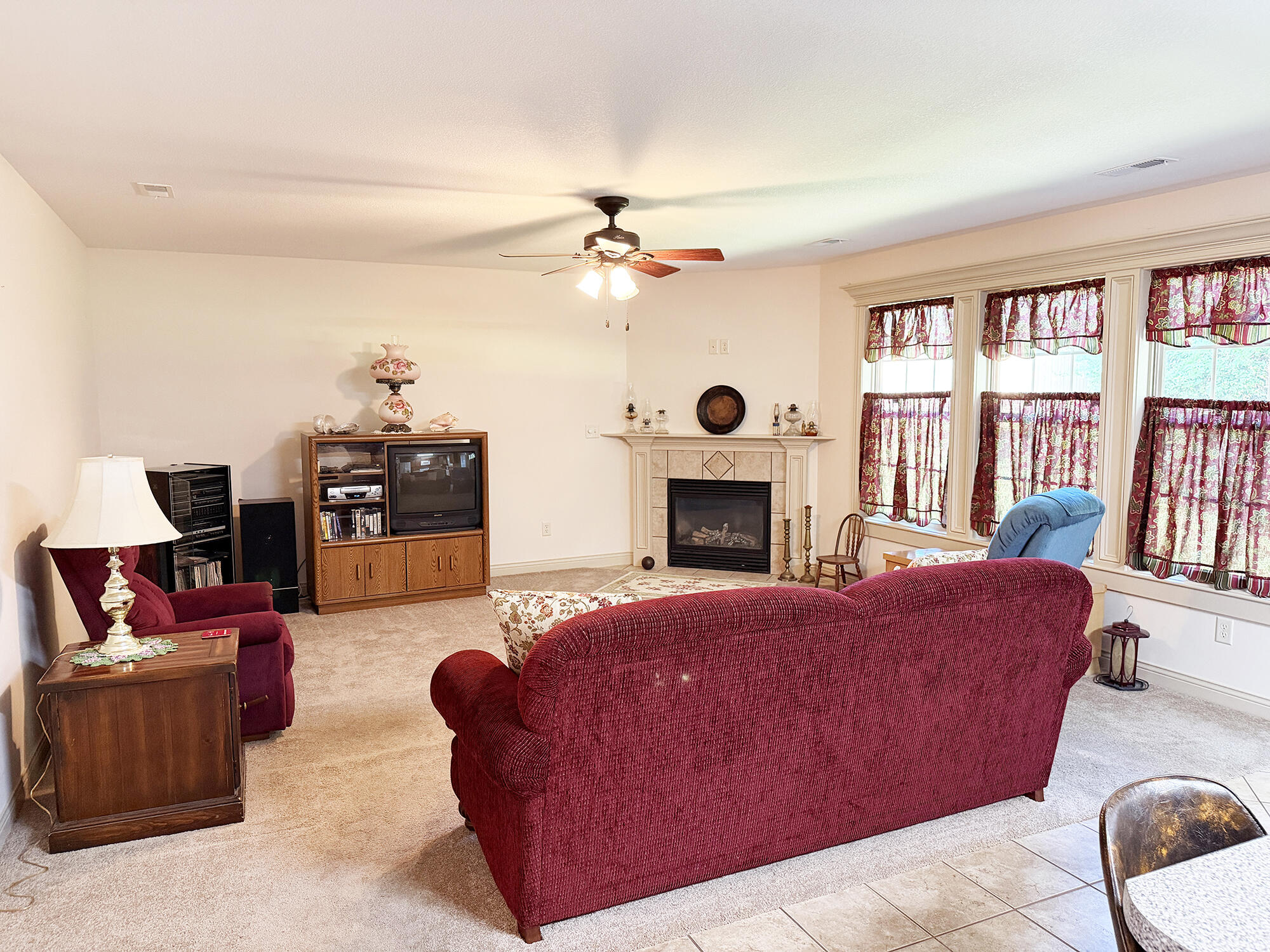 1005 Bradford Cir Property Photo 4