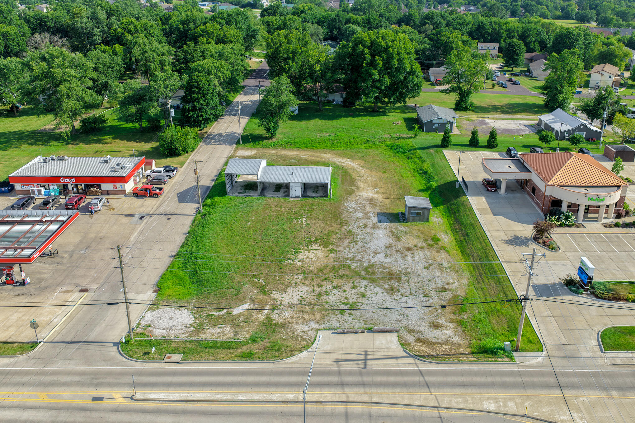 402 E Broadway Property Photo 1