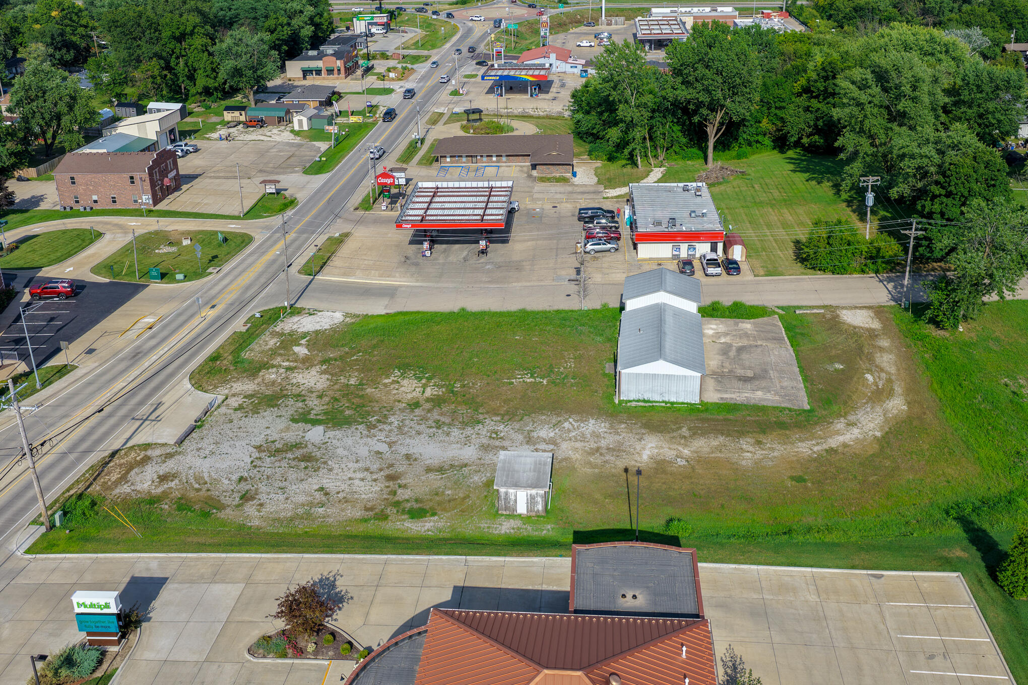 402 E Broadway Property Photo 4
