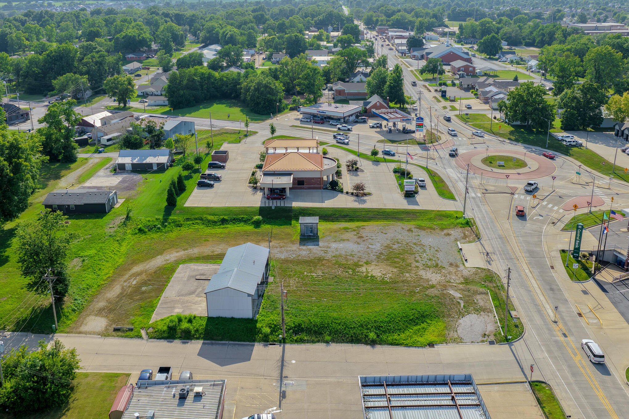 402 E Broadway Property Photo 9