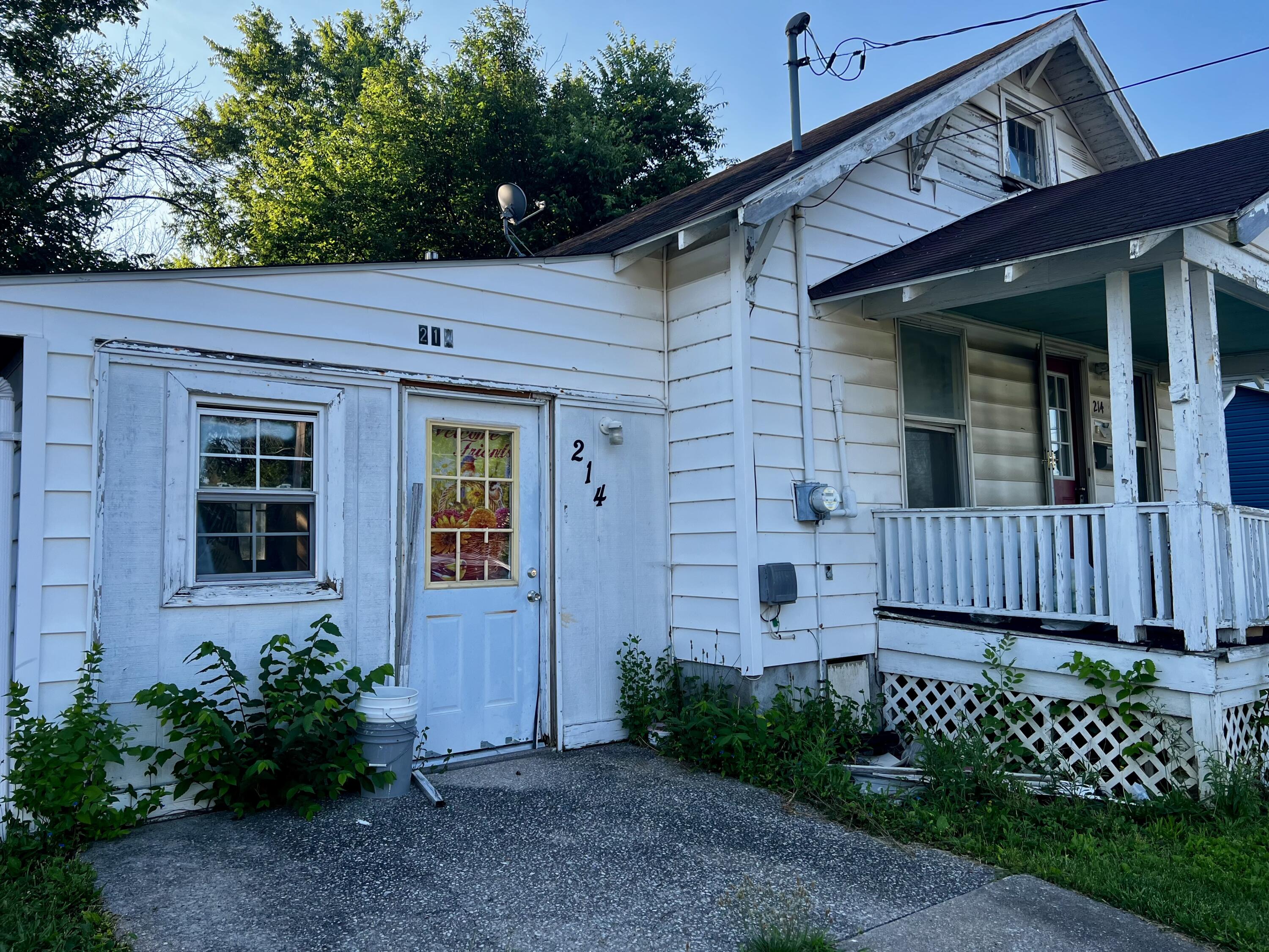 214 S Mississippi St Property Photo 4