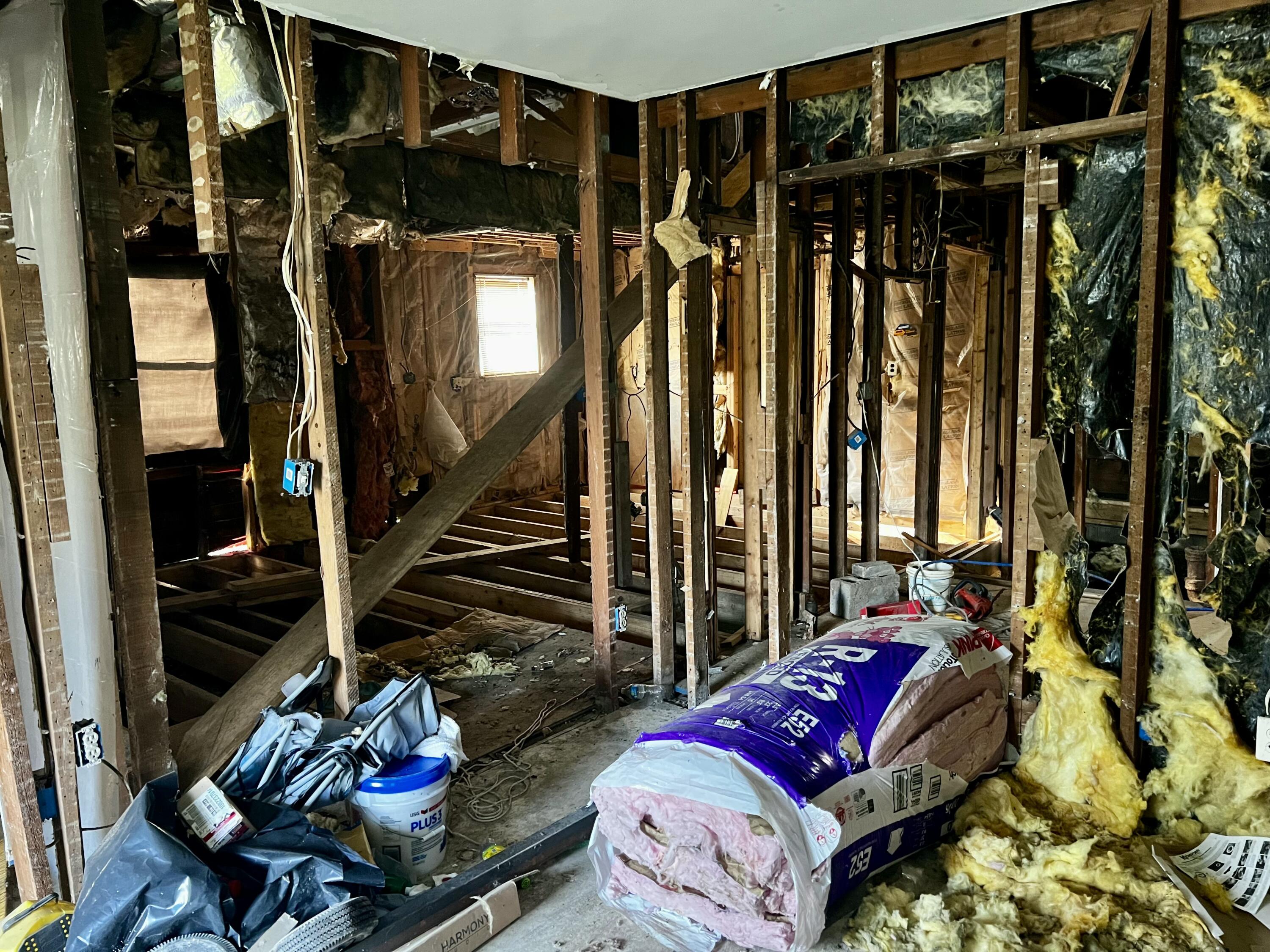 1002 Emmons St Property Photo 3