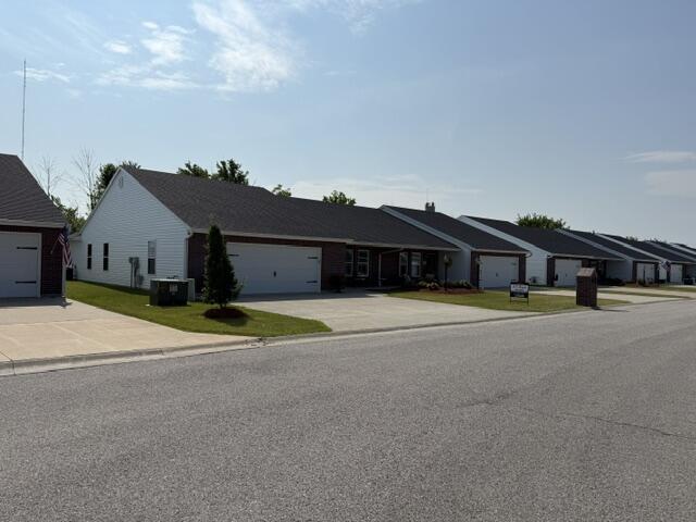 1335 Lantern Pointe Dr Property Photo 1