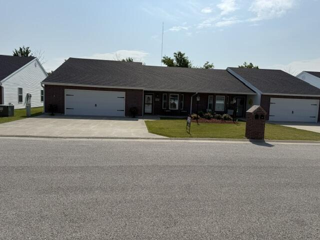 1335 Lantern Pointe Dr Property Photo 2