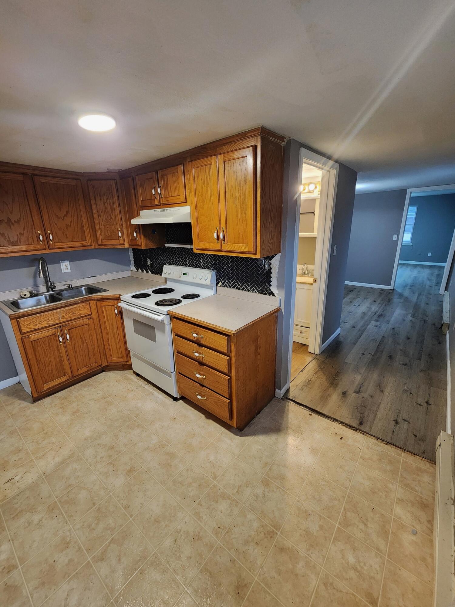 626 Georgia St Property Photo 18