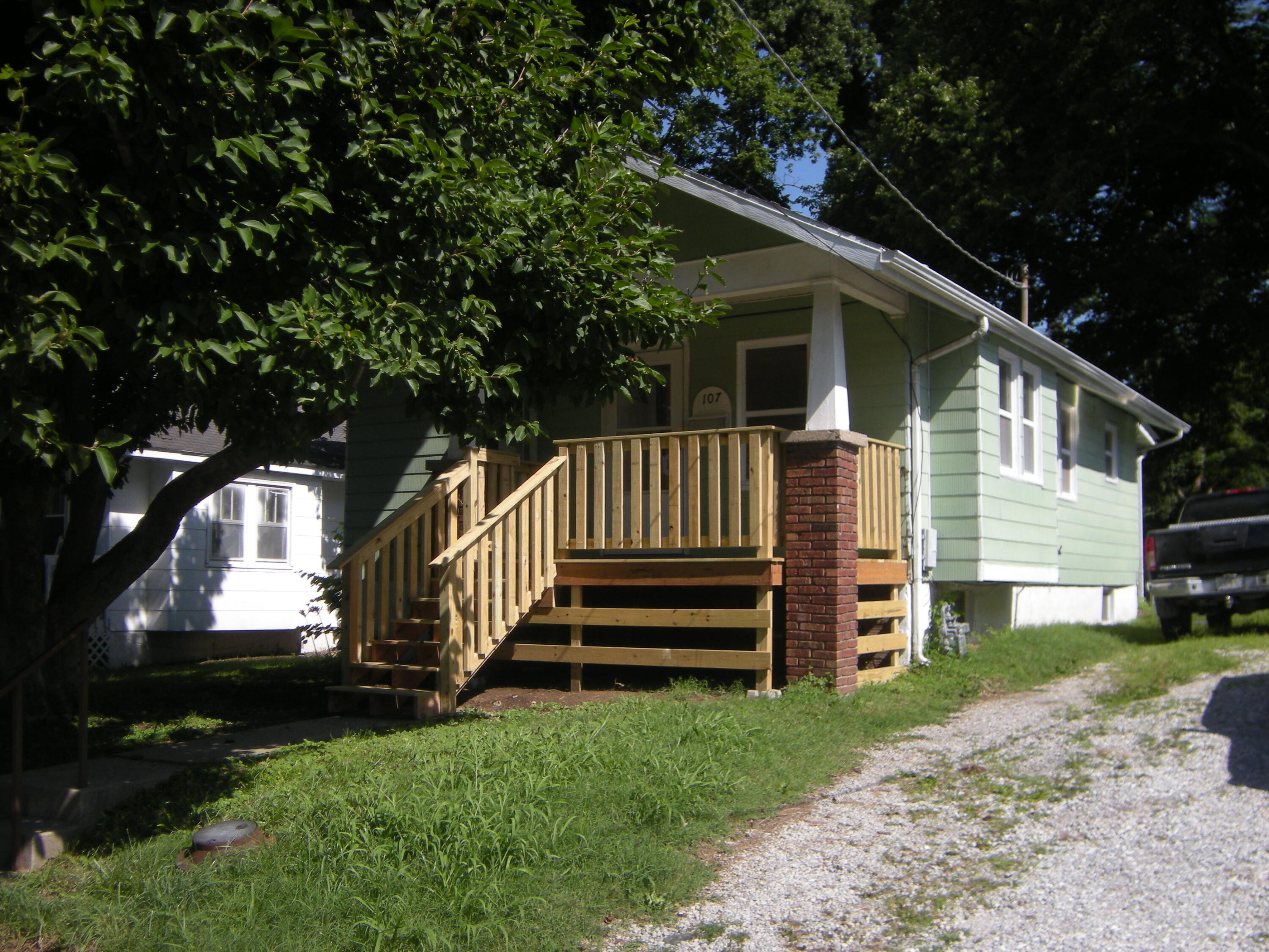 107 Fourth Ave Property Photo 1