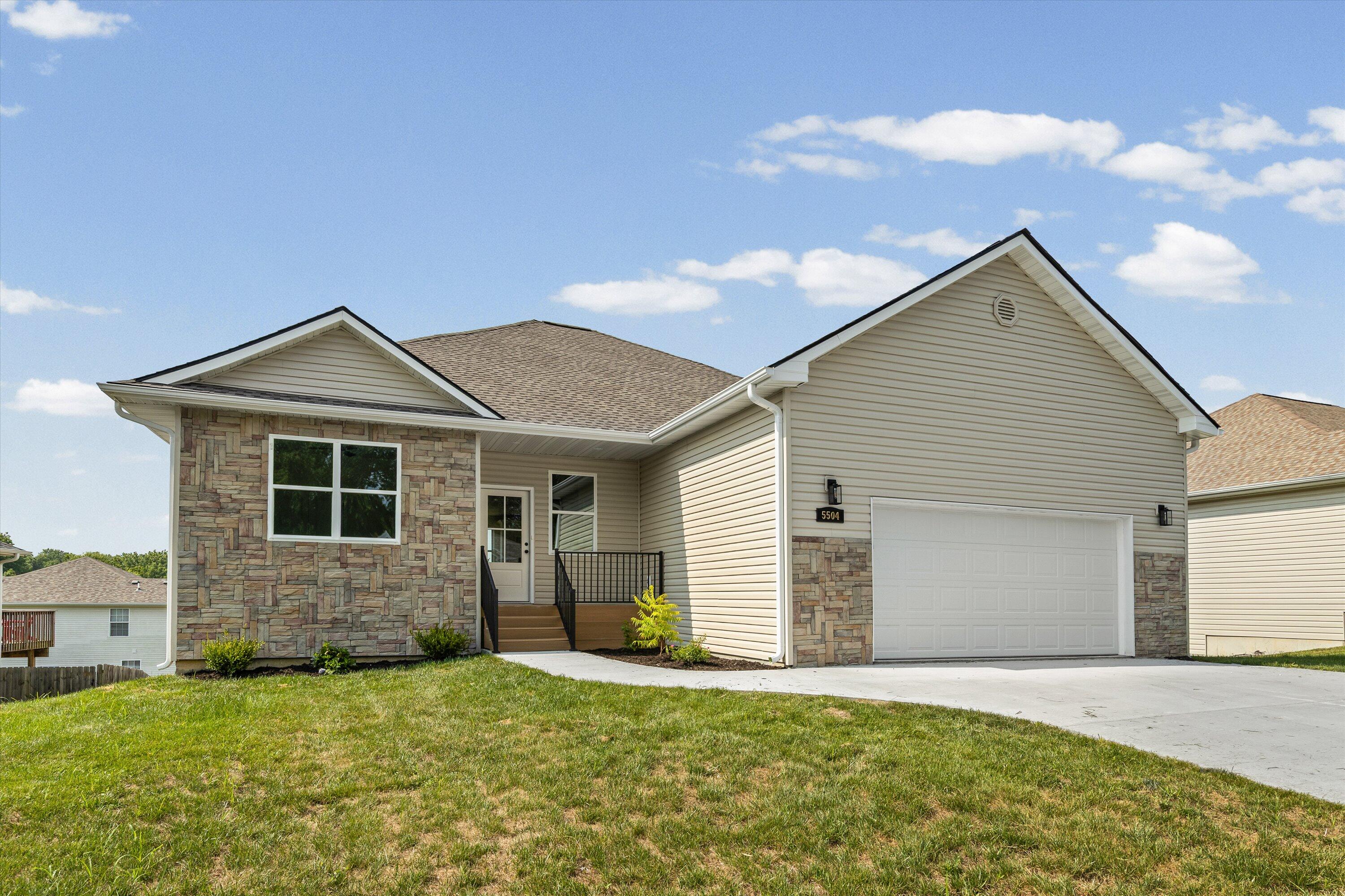 5504 MURFREESBORO DR Property Photo 1