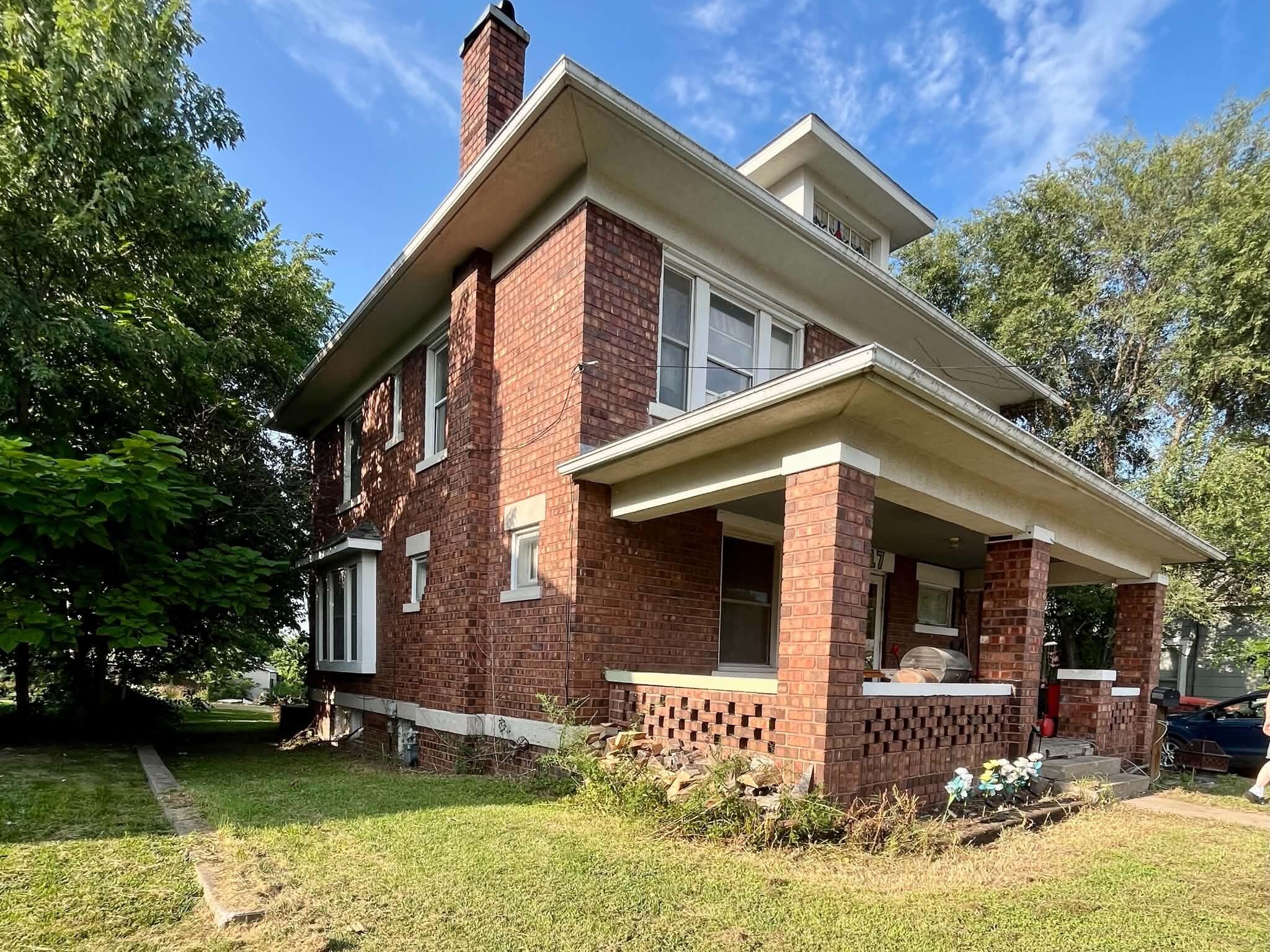 617 W Carpenter St Property Photo 19
