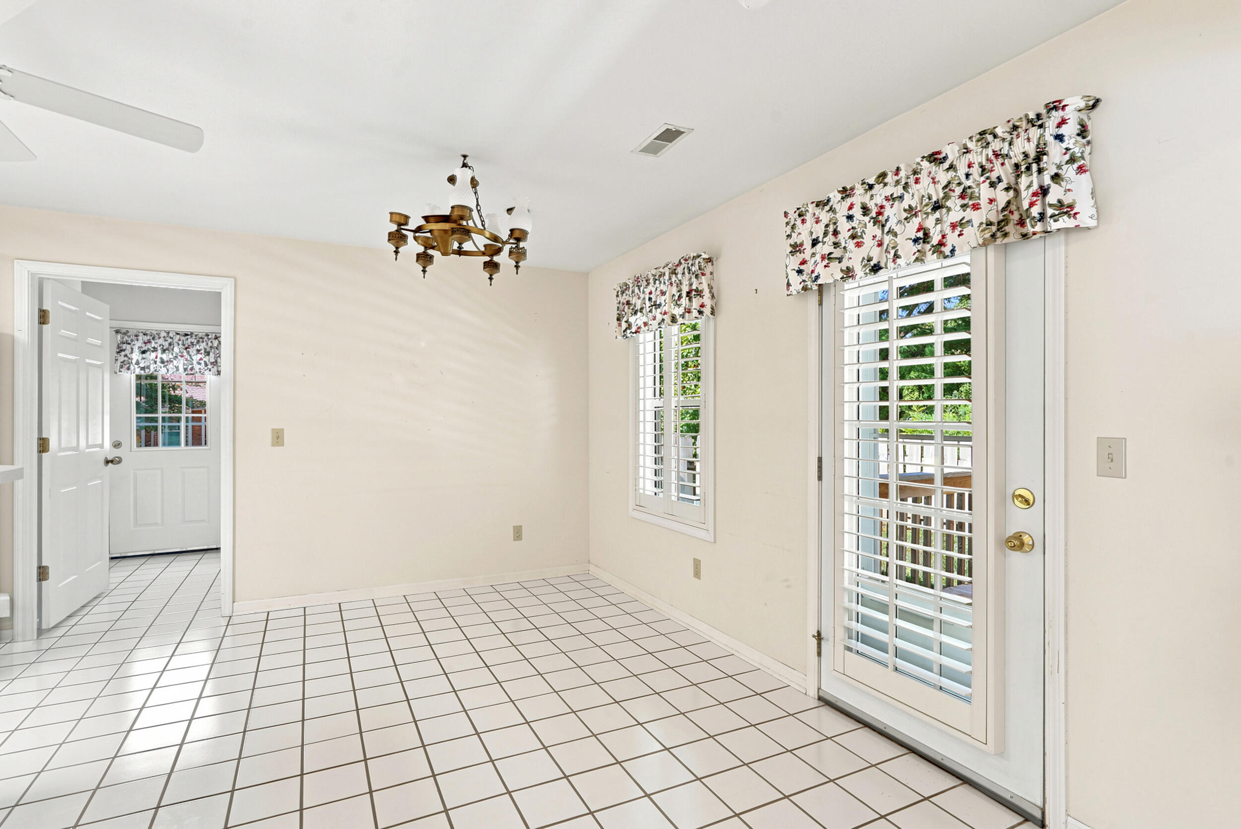 2513 Chambray Rd Property Photo 12