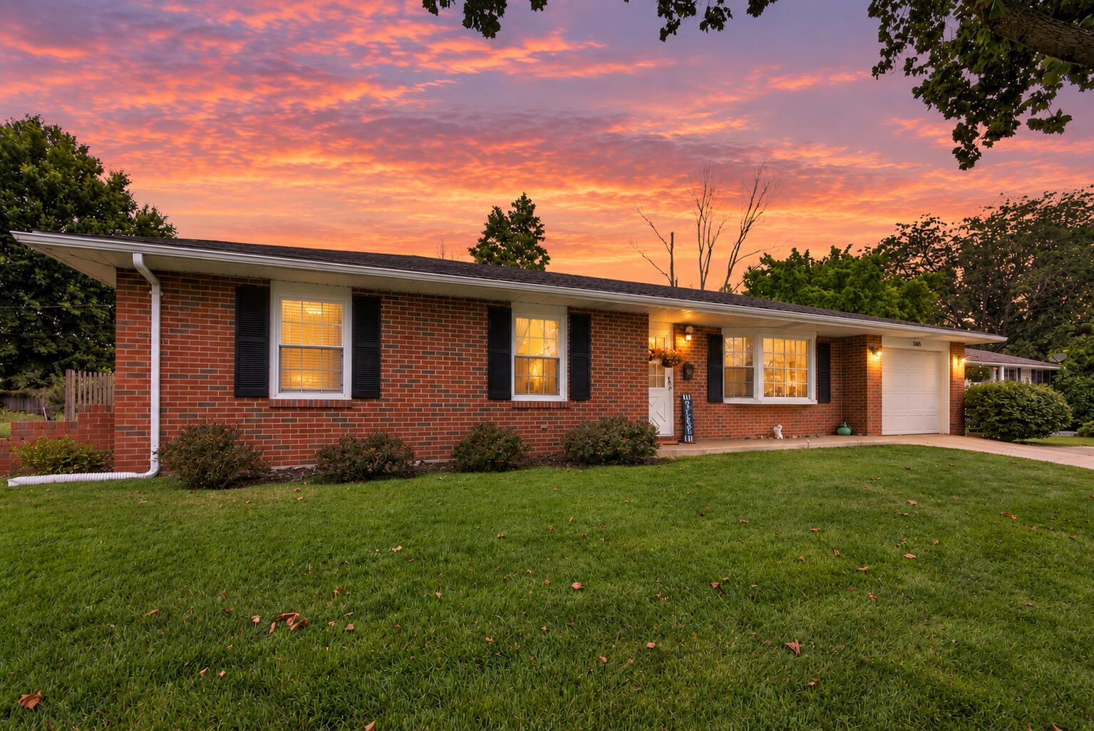 1605 Colonial Ct Property Photo 1