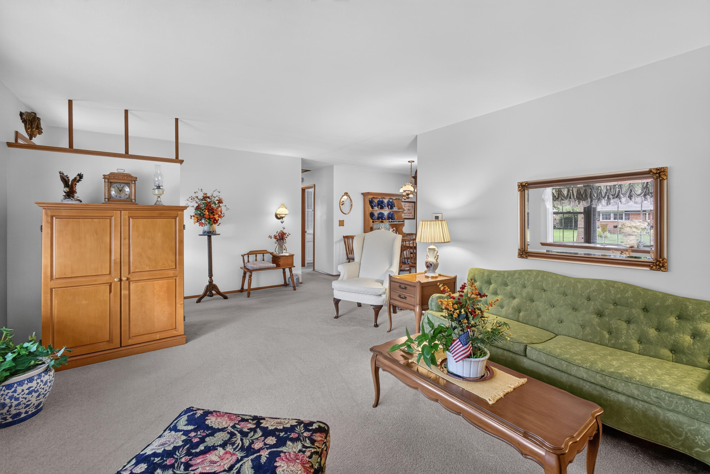 1605 Colonial Ct Property Photo 6