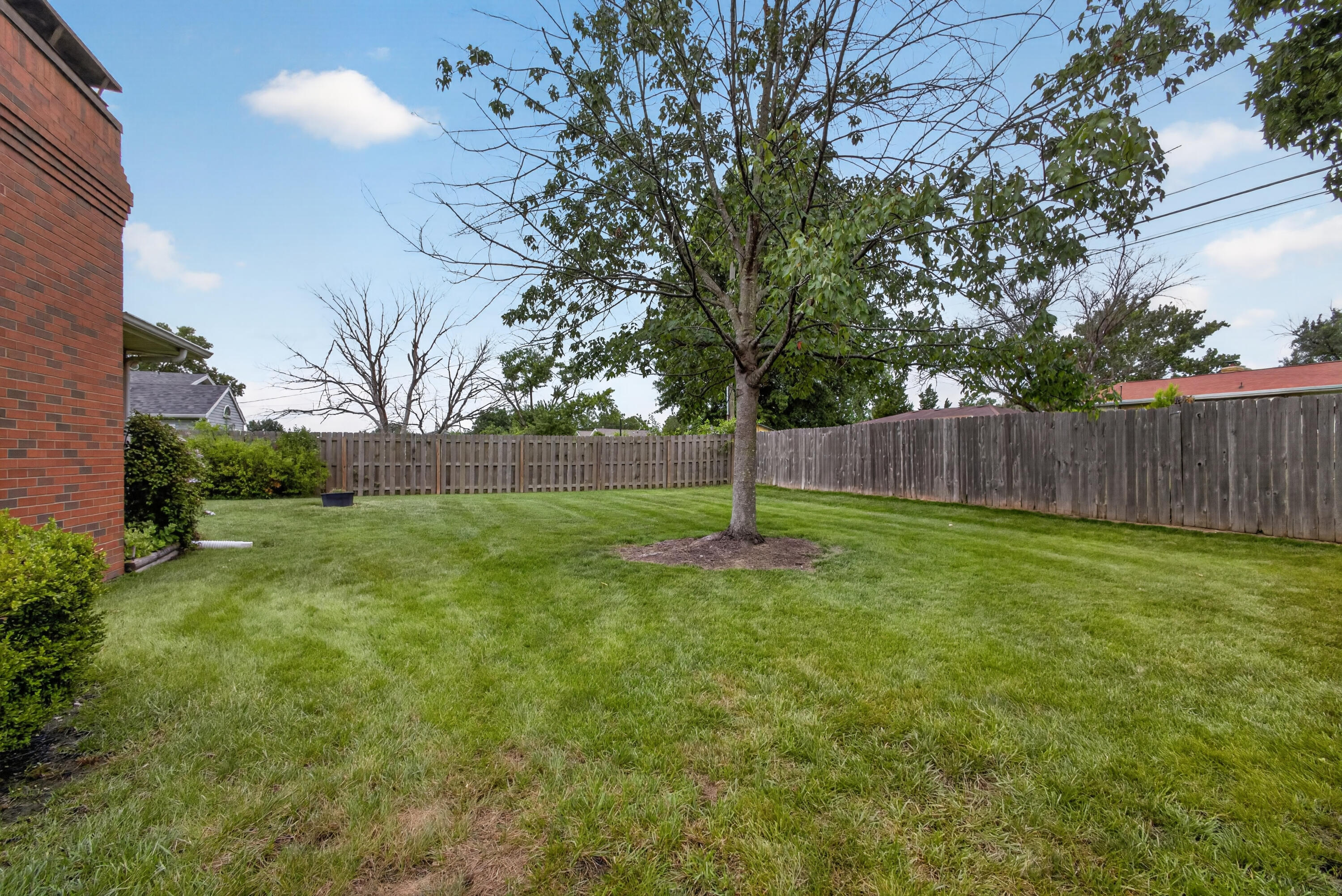 1605 Colonial Ct Property Photo 32
